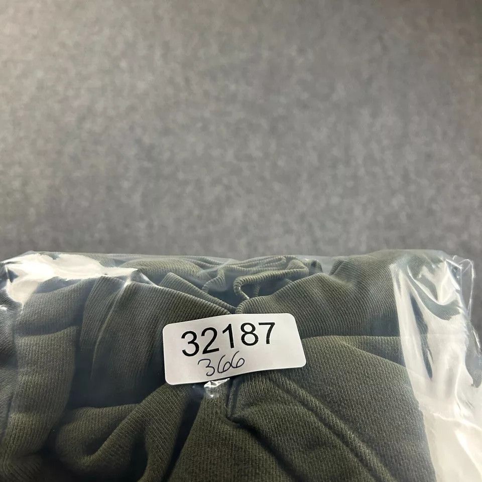 Adidas Adidas Hoodie Men Small Pullover Logo Graphic Paint Size US S / EU 44-46 / 1 - 9 Thumbnail