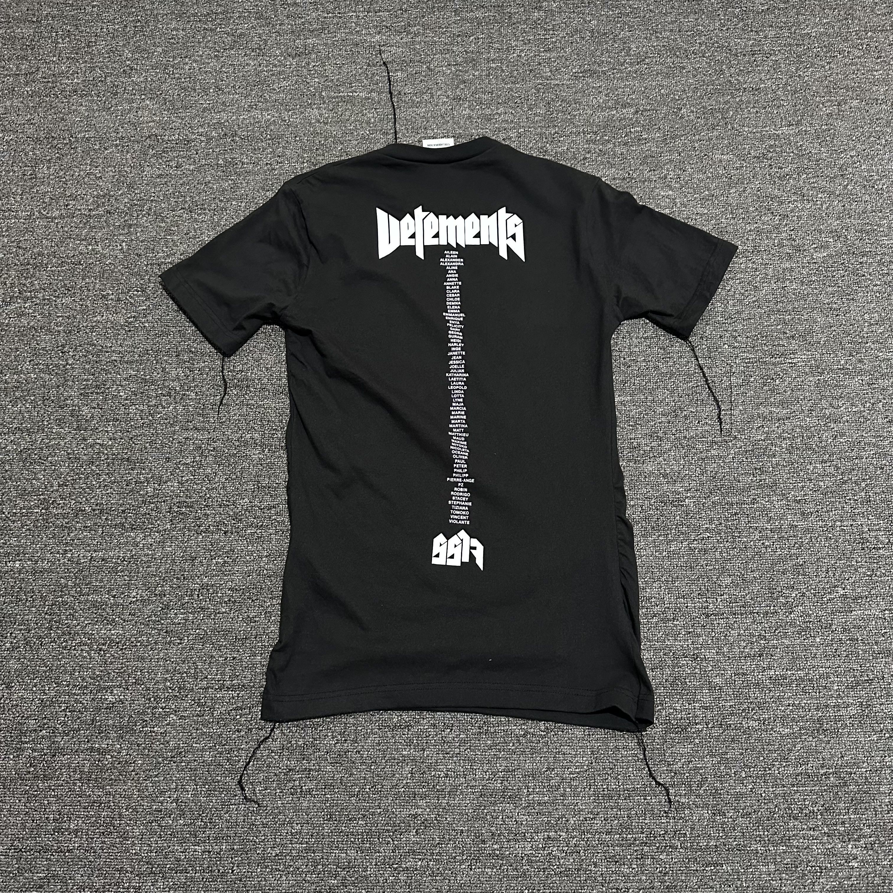 VETEMENTS STAFF Tシャツ Hanes SS17 Vetements x Hanes Staff Tee by Demna Gvasalia Condition faded