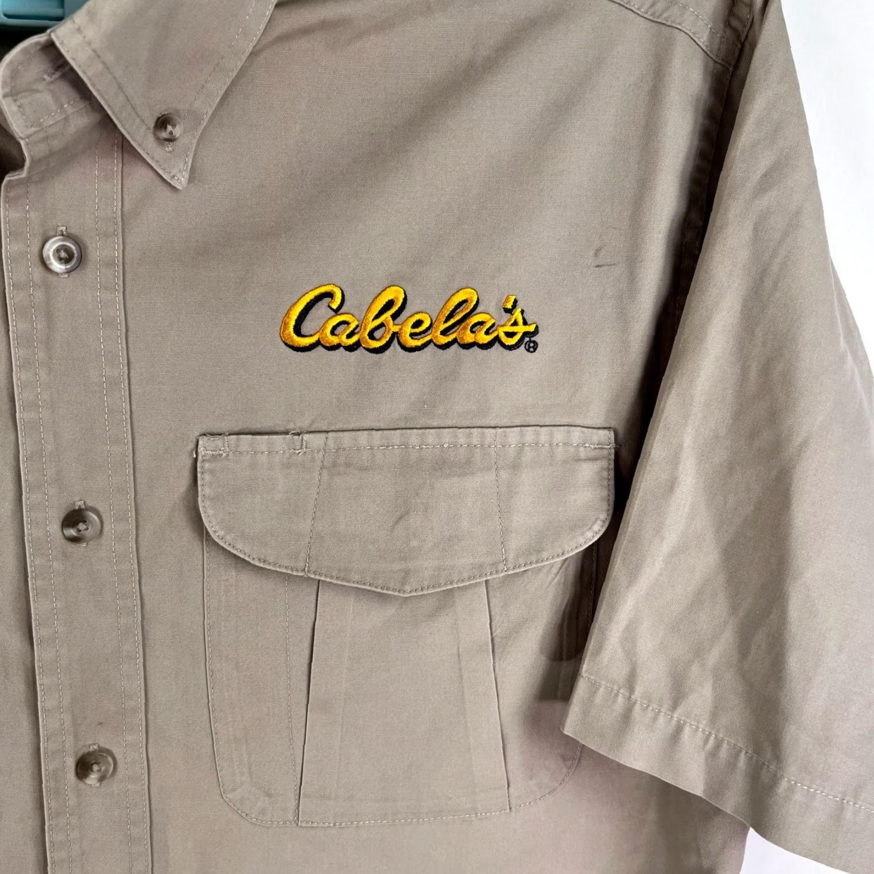 Vintage VINTAGE Cabela's Men's Short Sleeve Button-Down Shirt Casual Workwear Travel Khaki 50-Inch Chest Size US L / EU 52-54 / 3 - 2 Thumbnail