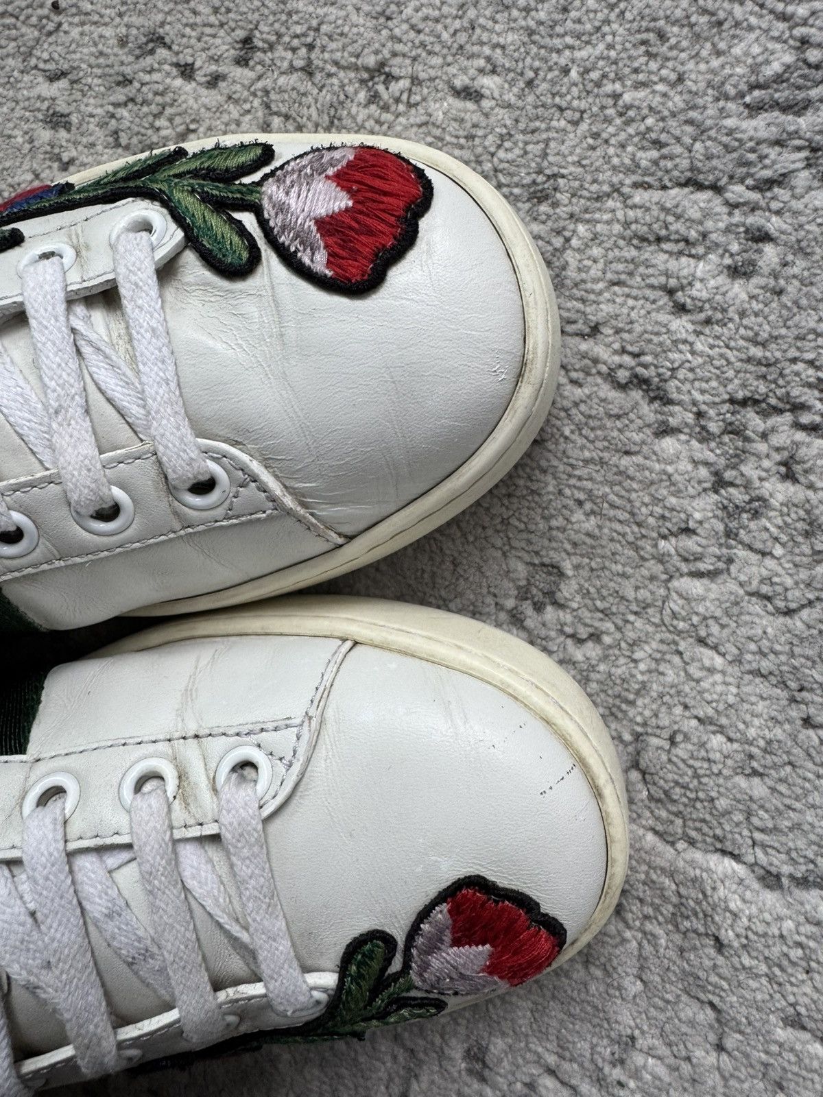 Gucci Gucci Authentic White Floral sneakers Size 36 Size US 6 / IT 36 - 4 Thumbnail