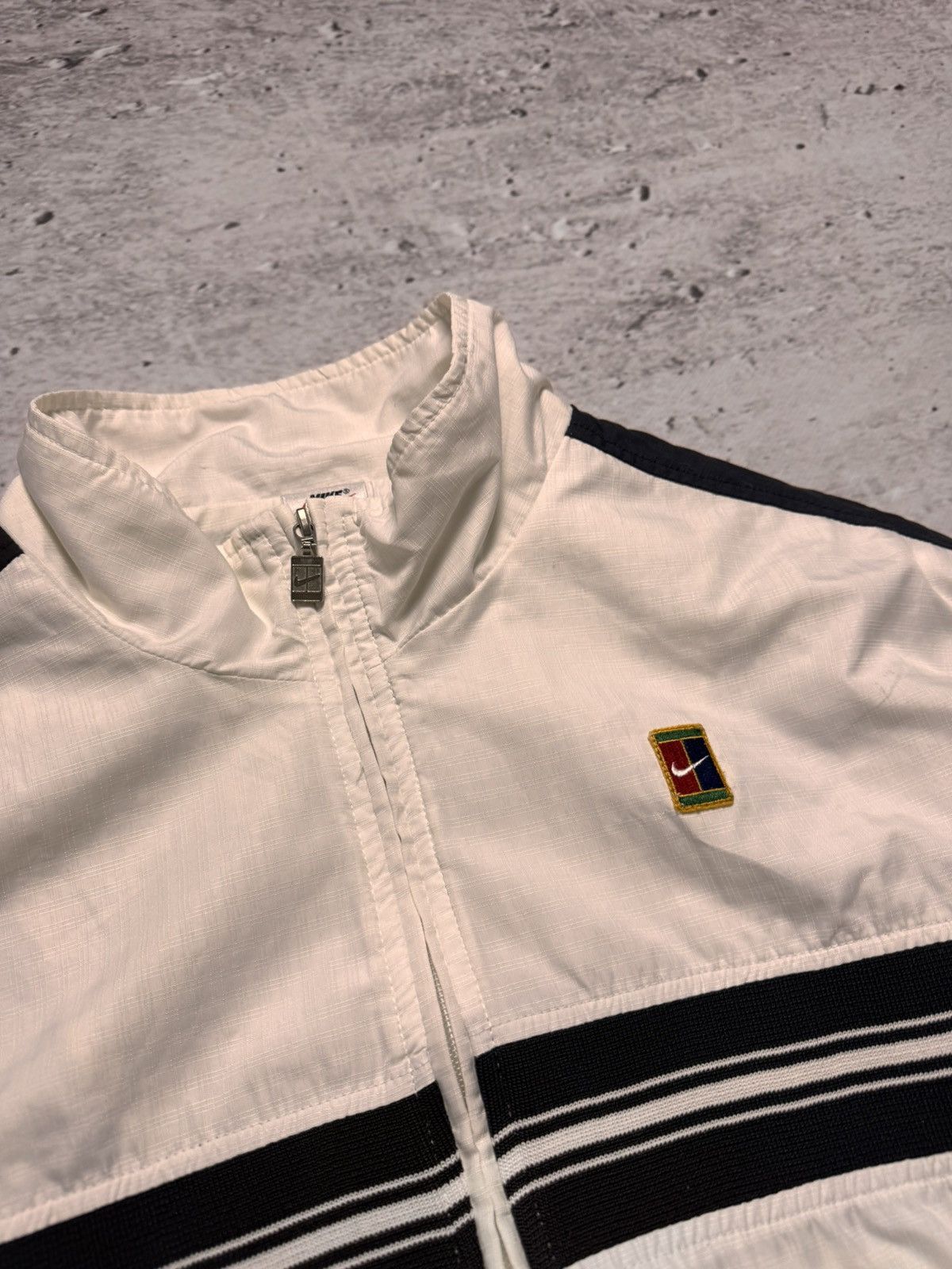 NIKE COURT VINTAGE BASIC LOGO OVERSIZE NYLON LIGHT JACKET