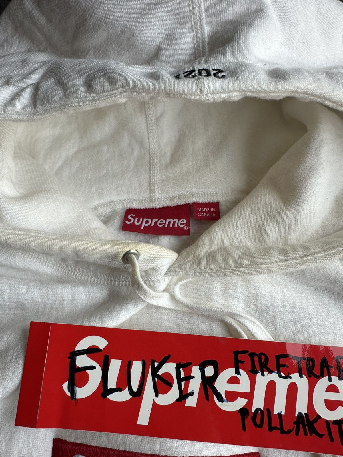 Supreme Supreme WHITE BOGO XL 2021 hoodie Used 7/10 size XL Size US XL / EU 56 / 4 - 4 Thumbnail