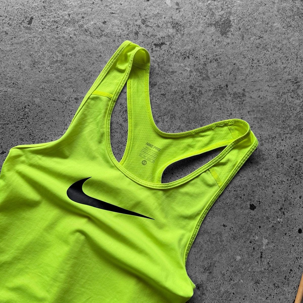Nike Nike Pro Womens Green Sports Tank Top Center Print Active Size XS / US 0-2 / IT 36-38 - 3 Thumbnail