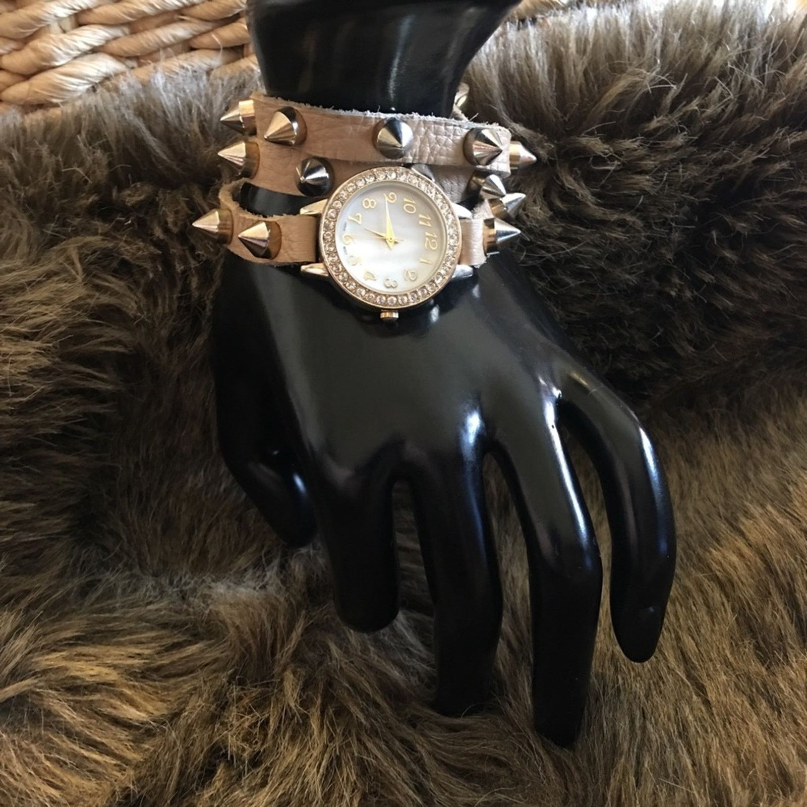Other Ladies genuine tan leather spike stud wrap watch Size ONE SIZE - 4 Thumbnail