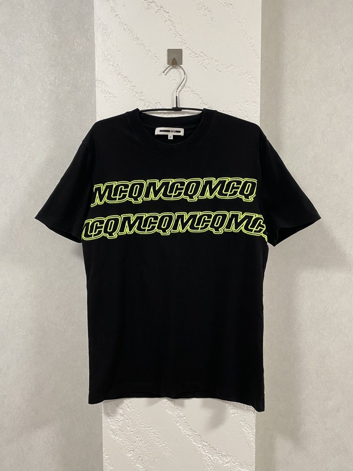 Alexander McQueen MCQ Neon Logo Embroidery Black T-shirt Size US M / EU 48-50 / 2 - 1 Thumbnail