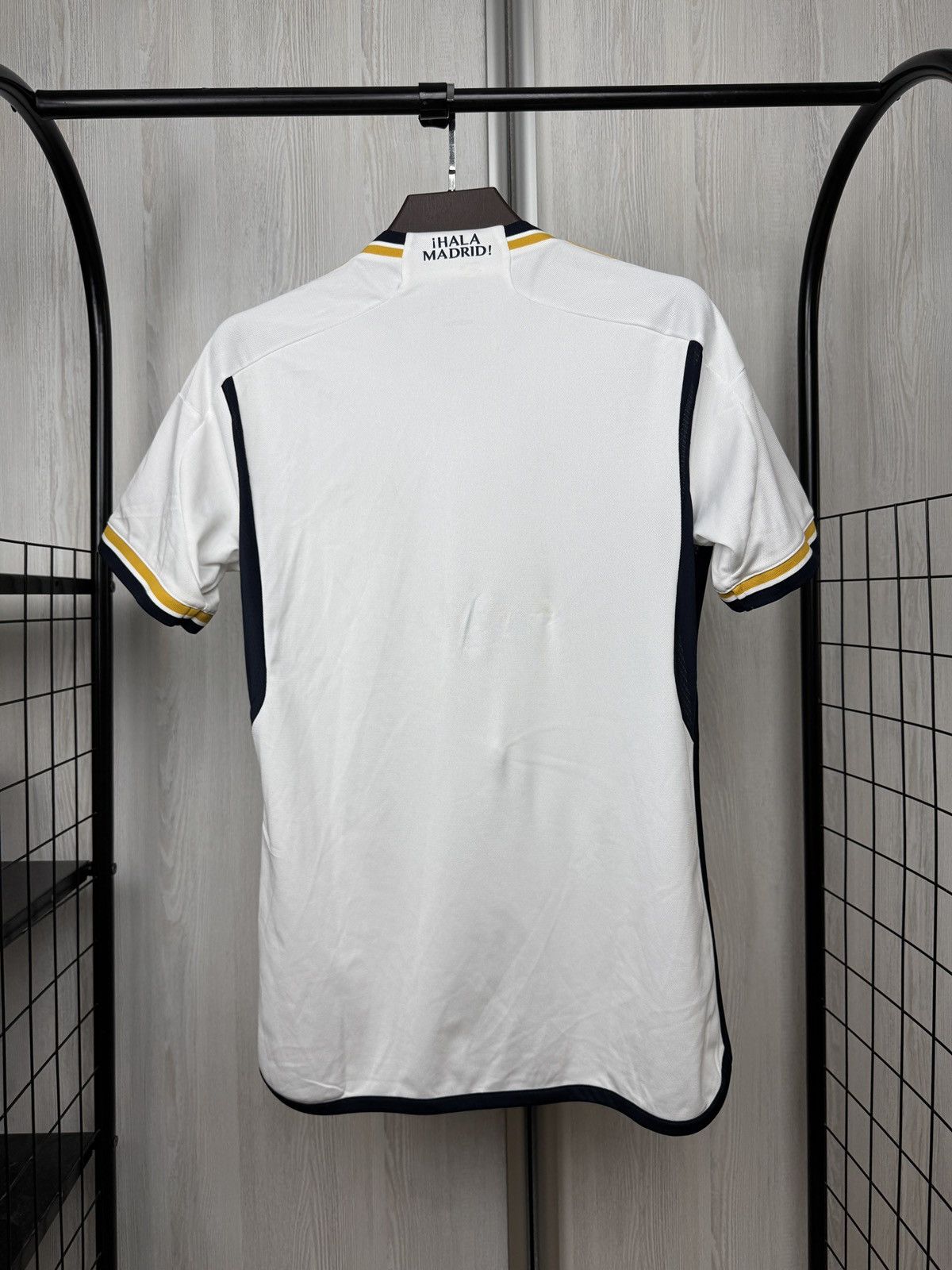 Adidas Jersey Adidas Real Madrid Home 2023/2024 Medium Shirt HR3796 Size US M / EU 48-50 / 2 - 8 Thumbnail