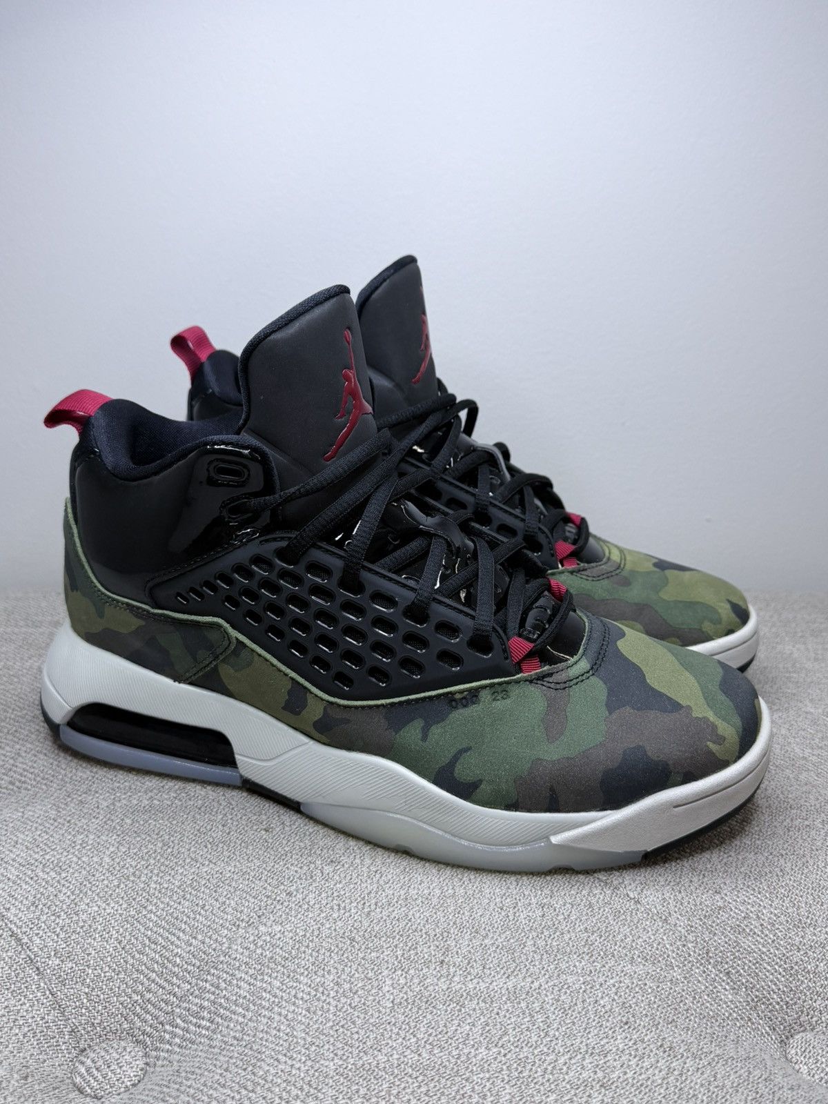 Jordan Brand Jordan Maxin 200 Men's BasketballShoes Black/CamoCD6107 200 Size US 9 / EU 42 - 6 Thumbnail