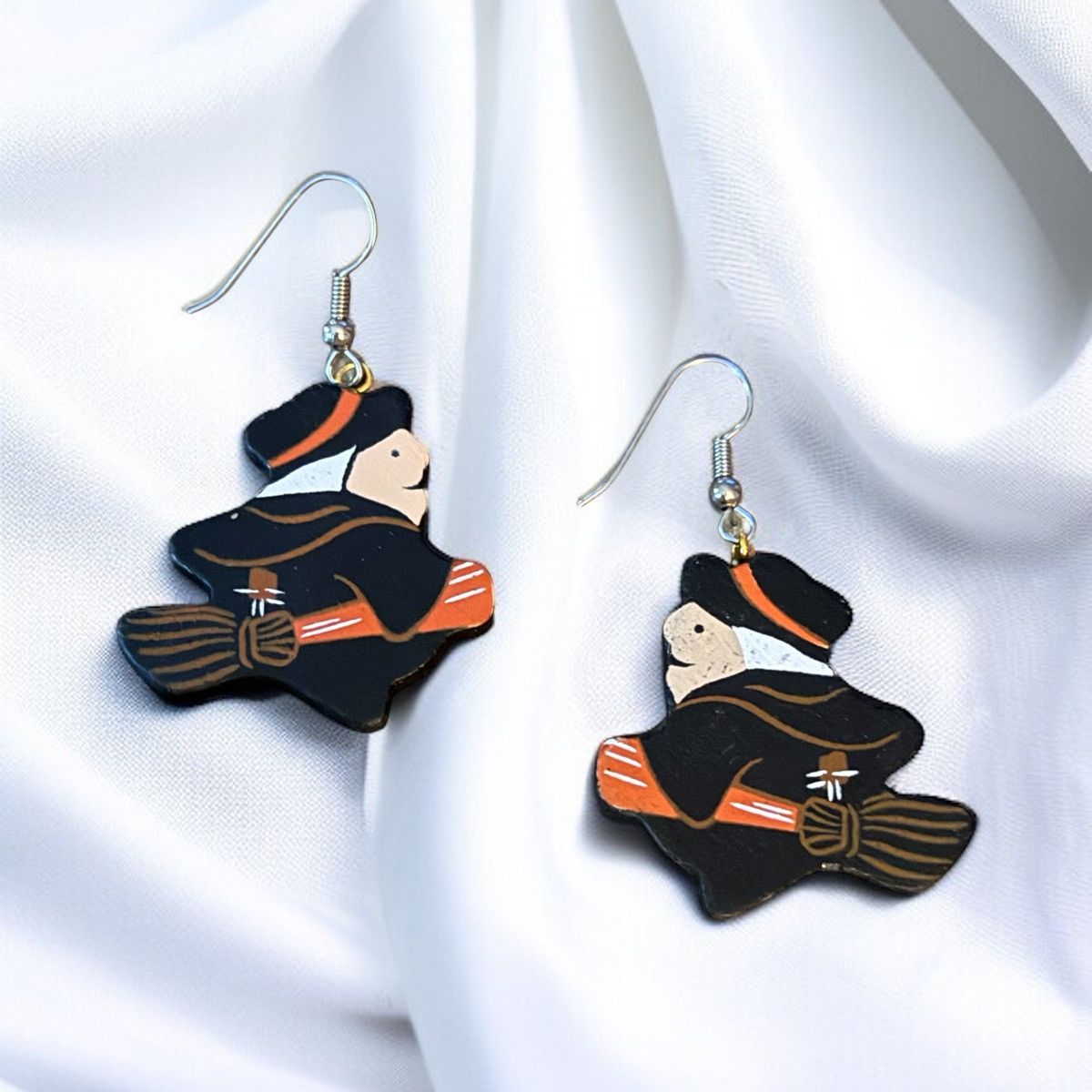 Other Wooden Halloween witch on a broom dangle earrings Size ONE SIZE - 1 Thumbnail