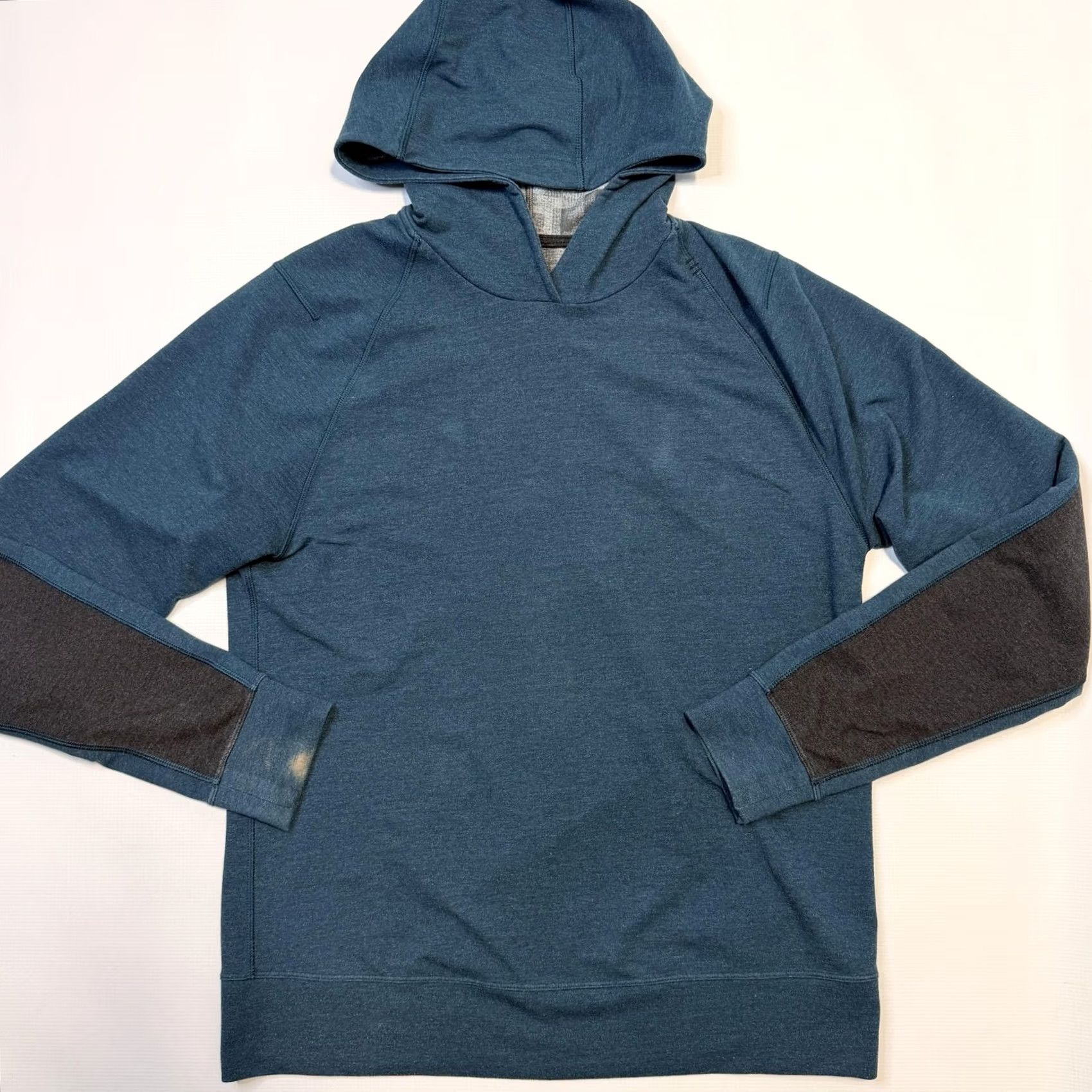 Lululemon VINTAGE Lululemon Hoodie Mens Large Blue Gray Reversible Raglan Pullover Athletic Tech Size US L / EU 52-54 / 3 - 3 Thumbnail