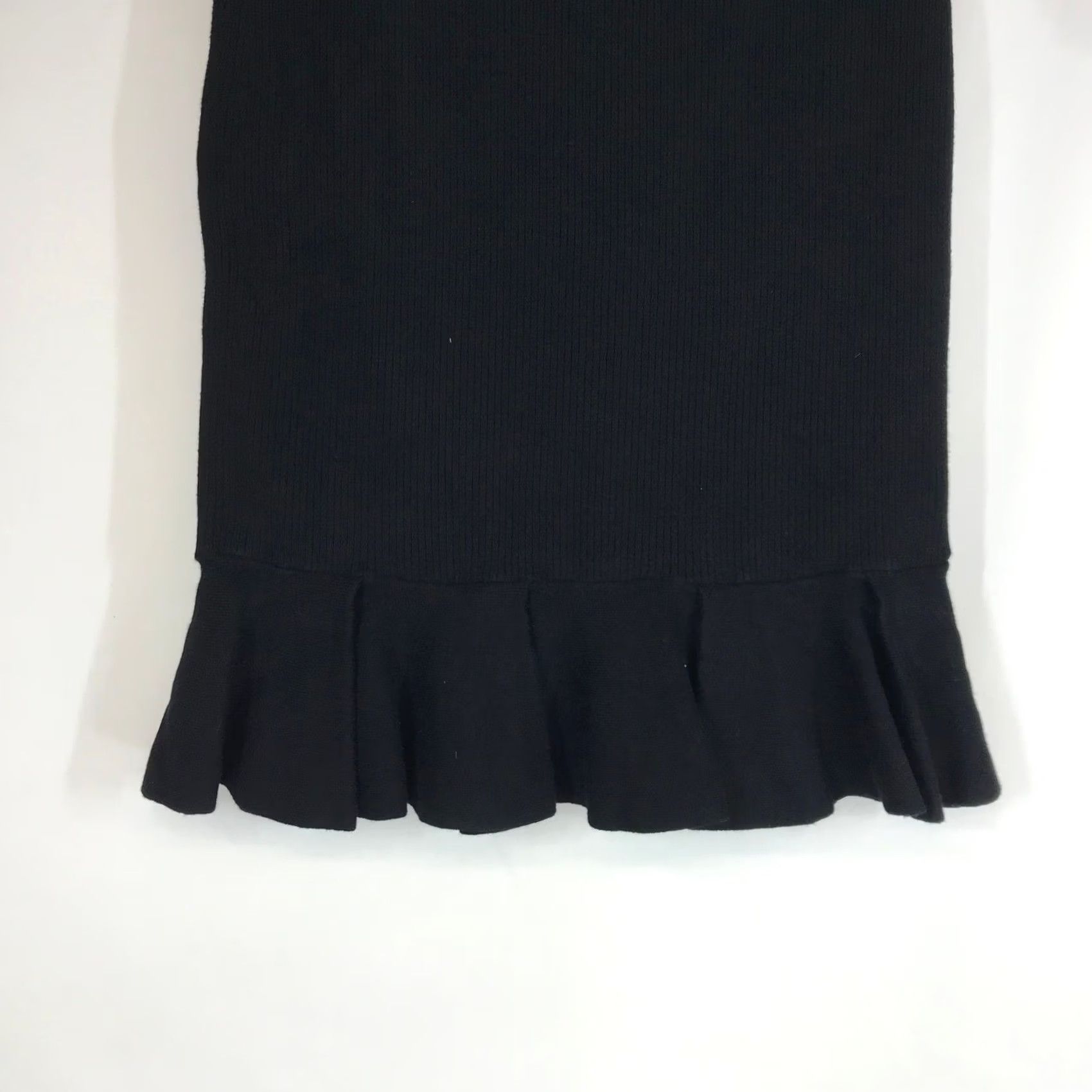 Express Express Black Ribbed Knit Pencil Midi Skirt with Ruffle Hem S Women Knit Midi Skirt Black Women Trumpet Christmas? Size 28" / US 6 / IT 42 - 6 Thumbnail