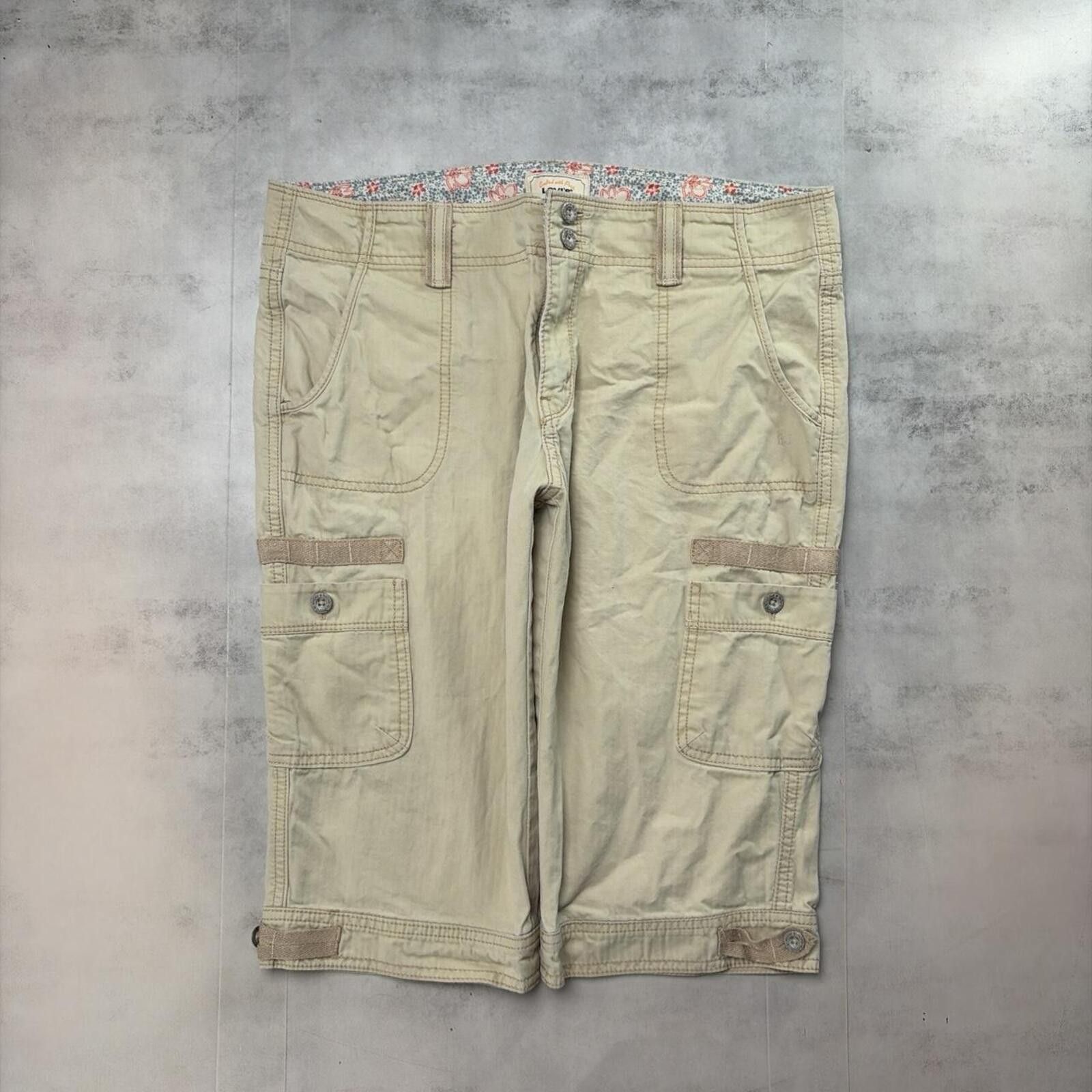 Levi's Y2K Tan Levi’s Grunge Gothic Cargo Capri Pants Size 30" / US 8 / IT 44 - 2 Thumbnail