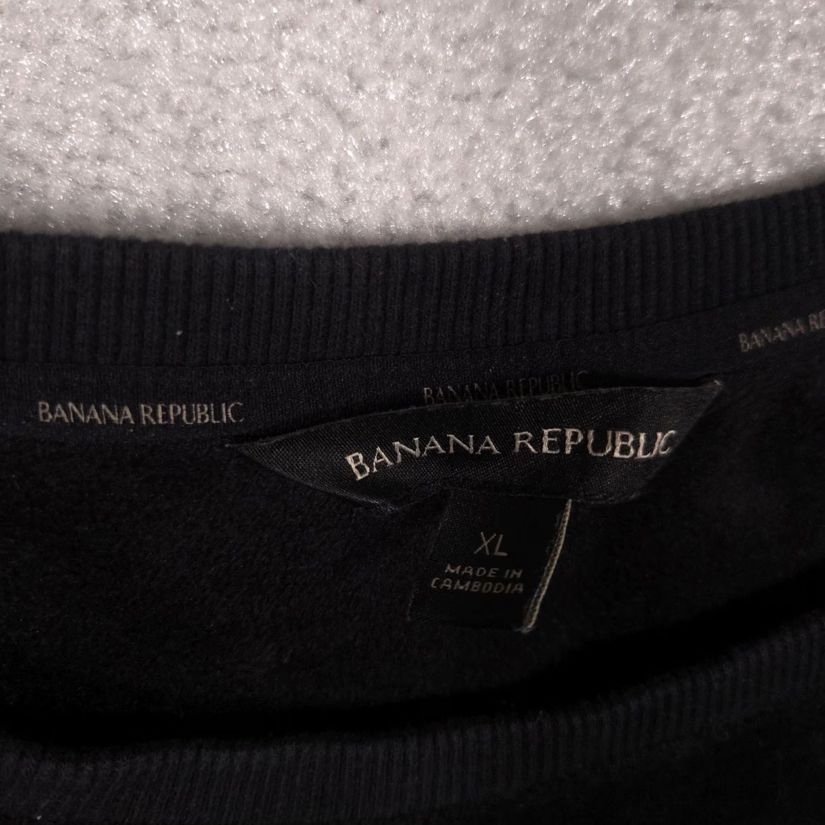 Banana Republic VINTAGE Banana Republic Sweatshirt Womens XL Black Velvet Crewneck Pullover BR Logo Size XL / US 12-14 / IT 48-50 - 5 Thumbnail