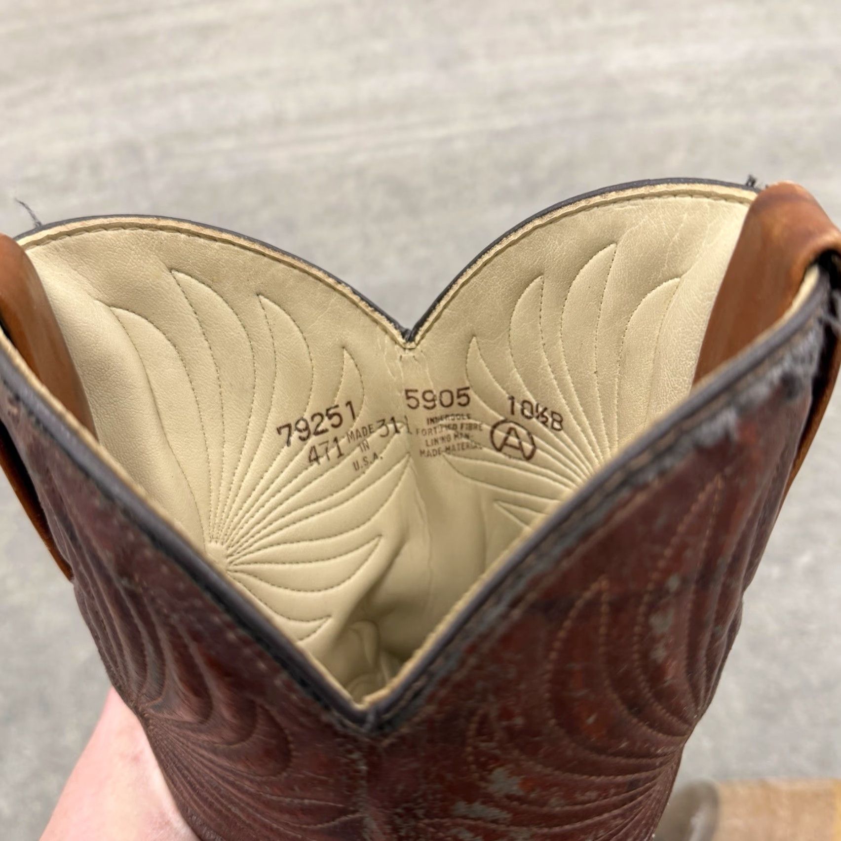 Vintage Dingo Acme 5905 Brown Leather Western Cowboy Boots 13" Size 10.5 B Distressed Vintage Men Boots Western Cowboy Leather Embroidered Logo Size US 11 / EU 44 - 7 Thumbnail