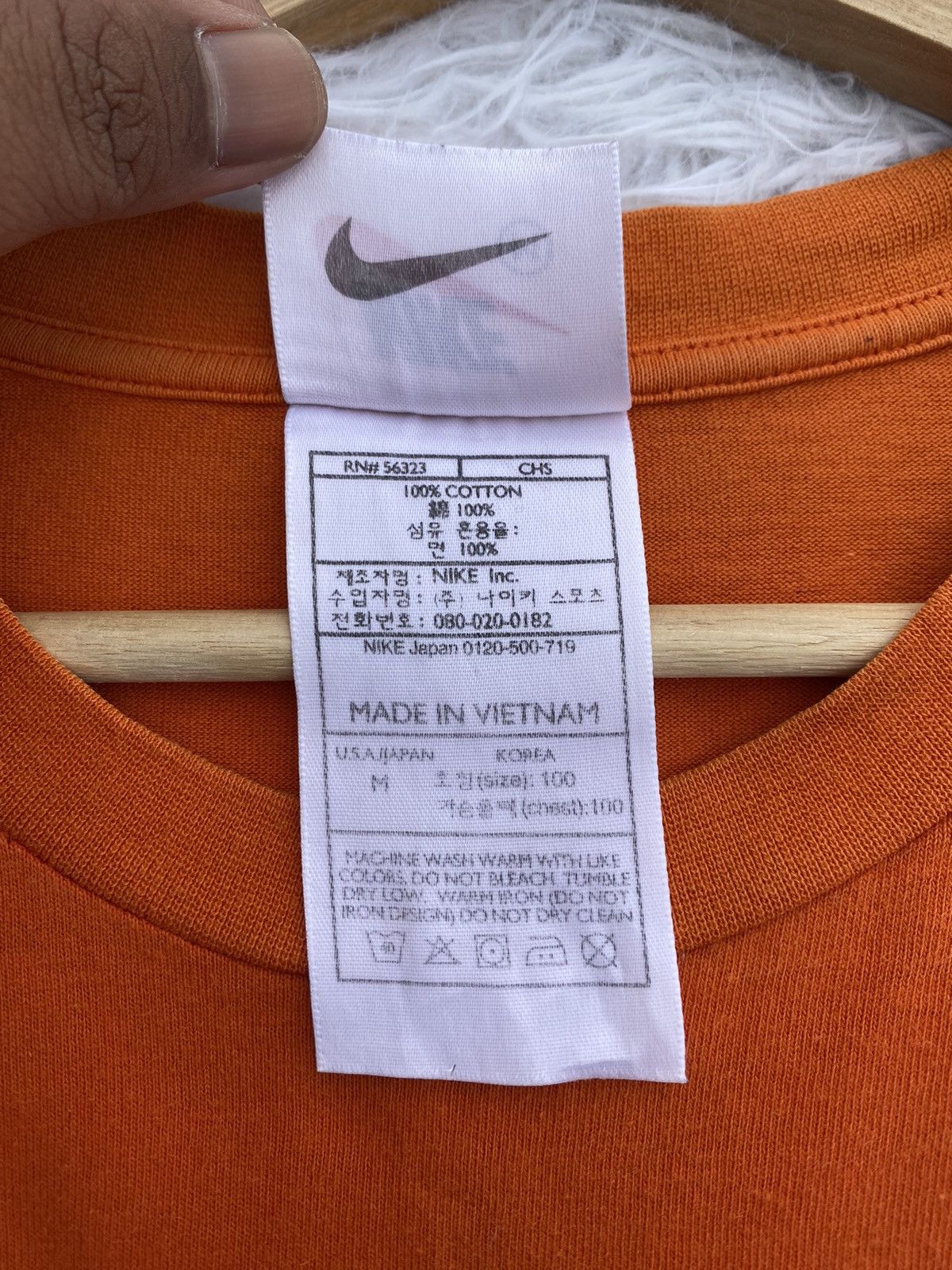Nike Rare Vintage NIKE Basketball Orange T-shirt Size US M / EU 48-50 / 2 - 10 Thumbnail