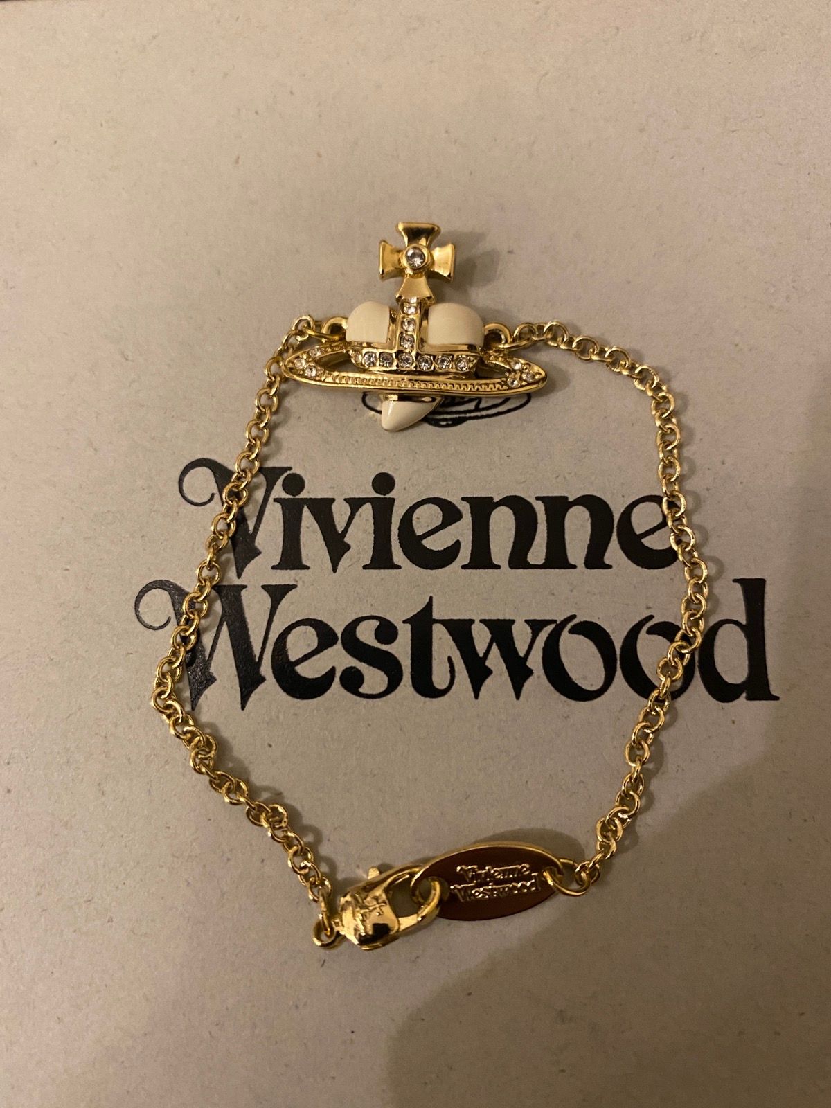 Pre-owned Vivienne Westwood White Heart Orb Bracelet In Gold