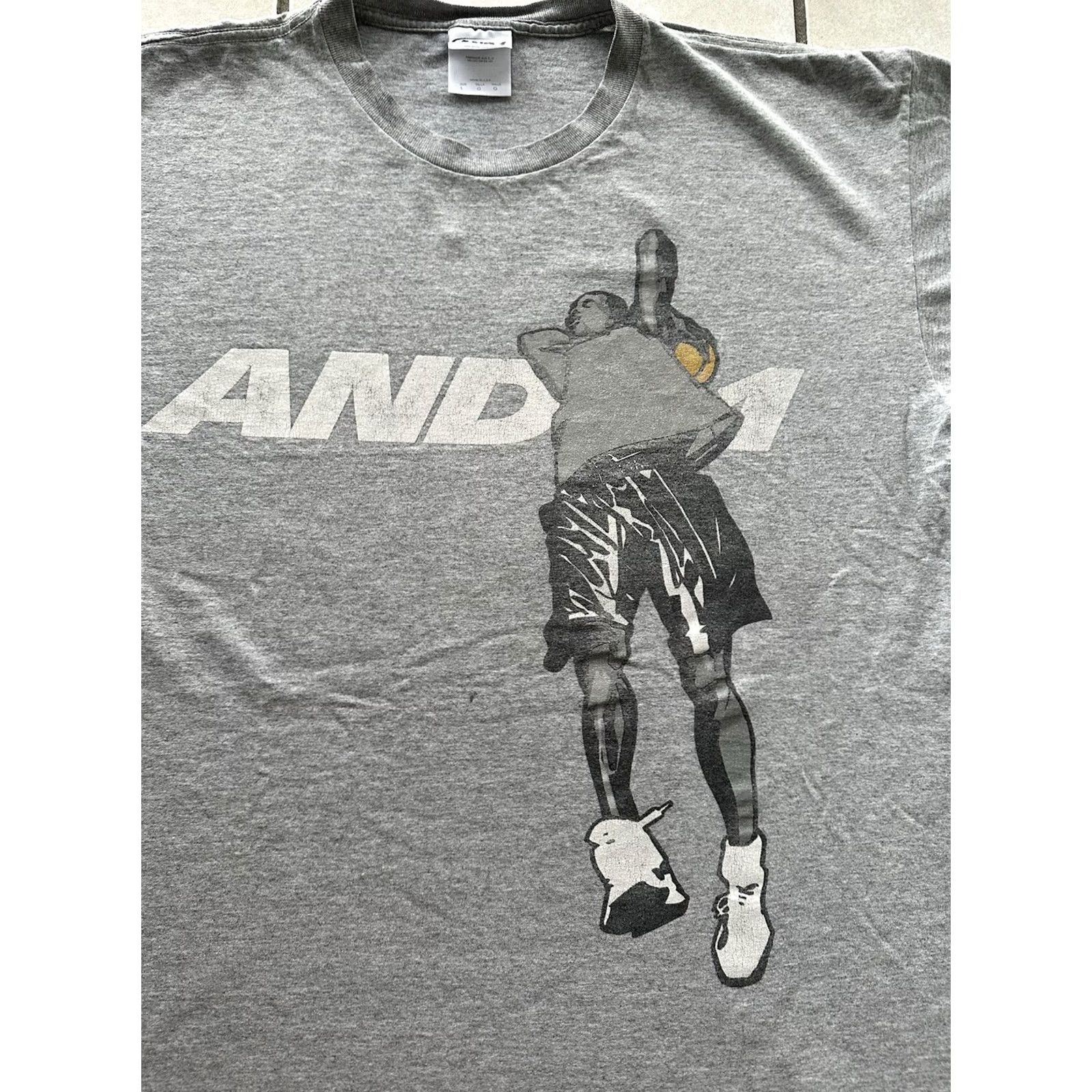 Vintage VINTAGE AND1 Basketball Slam Dunk Logo Graphic T-Shirt Gray Mens Sz Large USA MADE Size US L / EU 52-54 / 3 - 2 Thumbnail