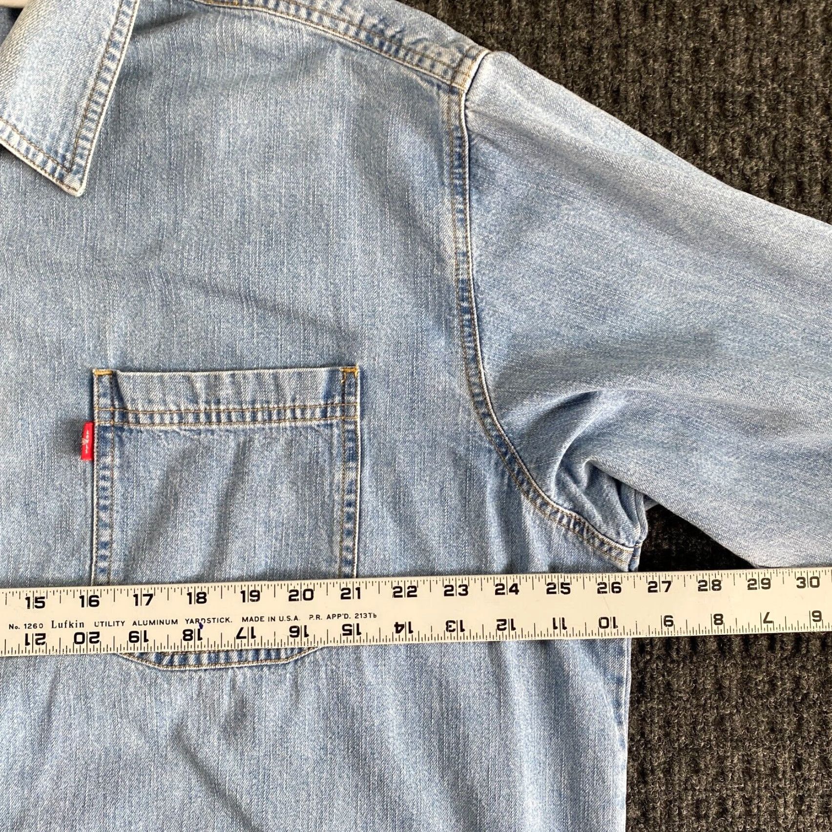 Levi's VINTAGE Levi’s Jeans Red Tab Chambray Denim Button Long Sleeve Shirt 90’s XL Mens Regular Blue Cotton Chambray 90s Biker Retro Rock Jeans Shirt Size US XL / EU 56 / 4 - 4 Thumbnail