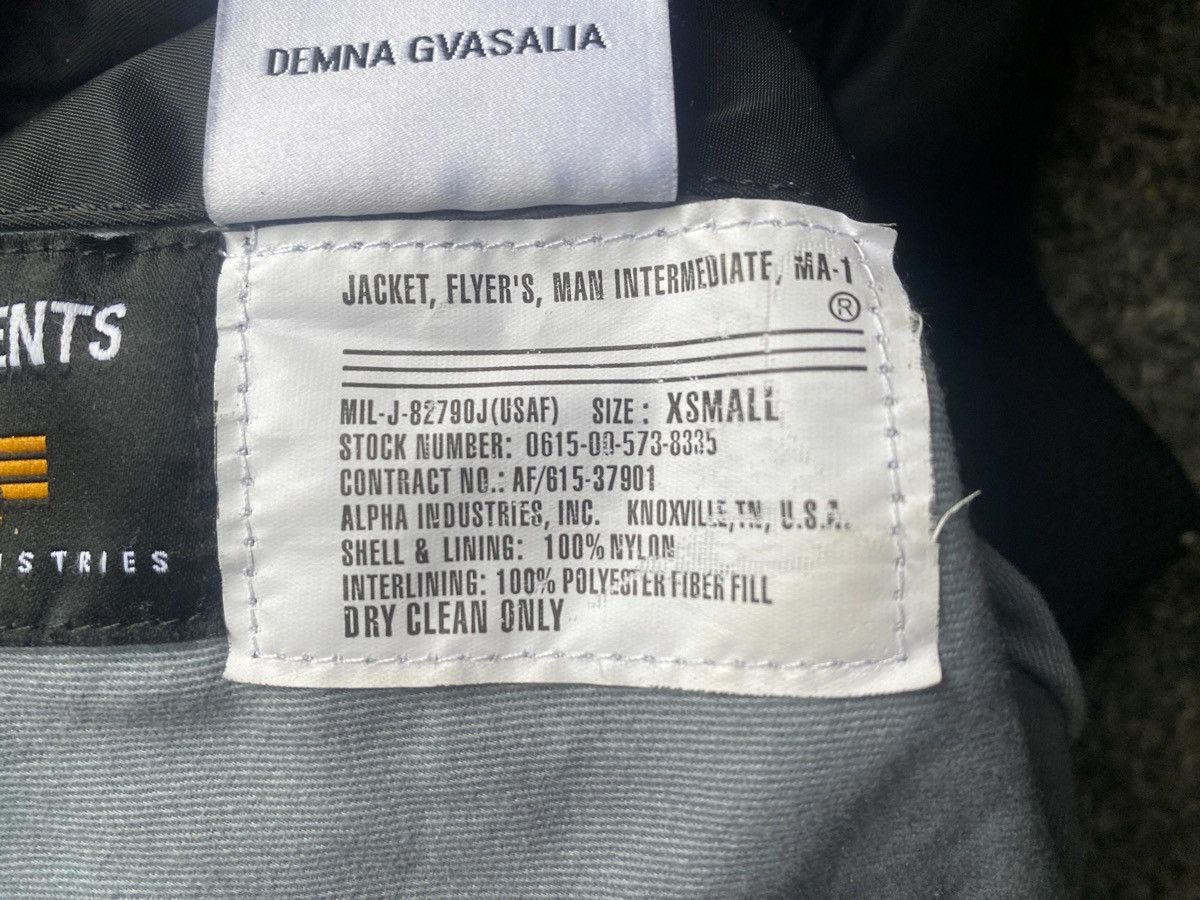 Alpha Industries × Vetements Vetements SS18 Reversible Emoji Bomber Size US XS / EU 42 / 0 - 9 Thumbnail
