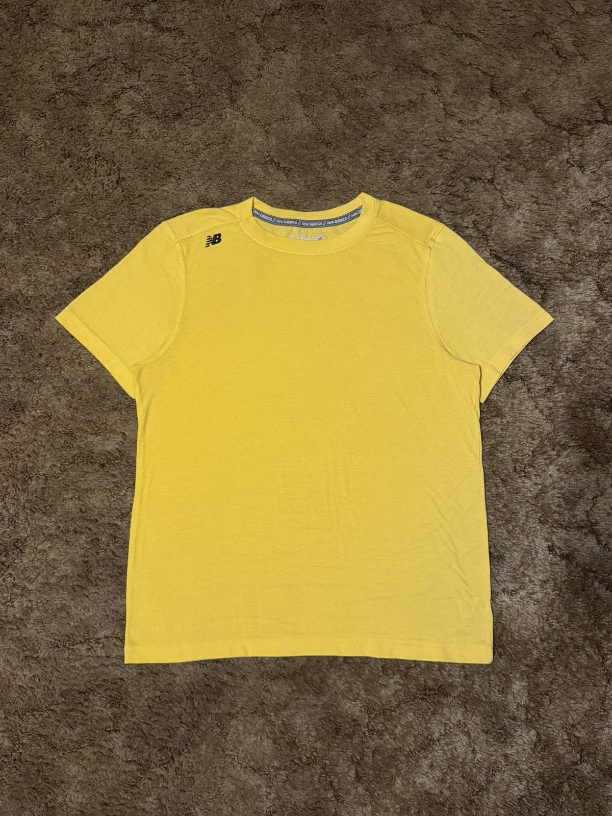 New Balance New Balance Ligtning Dry Yellow Tiny Logo T-Shirt Size Small Size US S / EU 44-46 / 1 - 1 Thumbnail