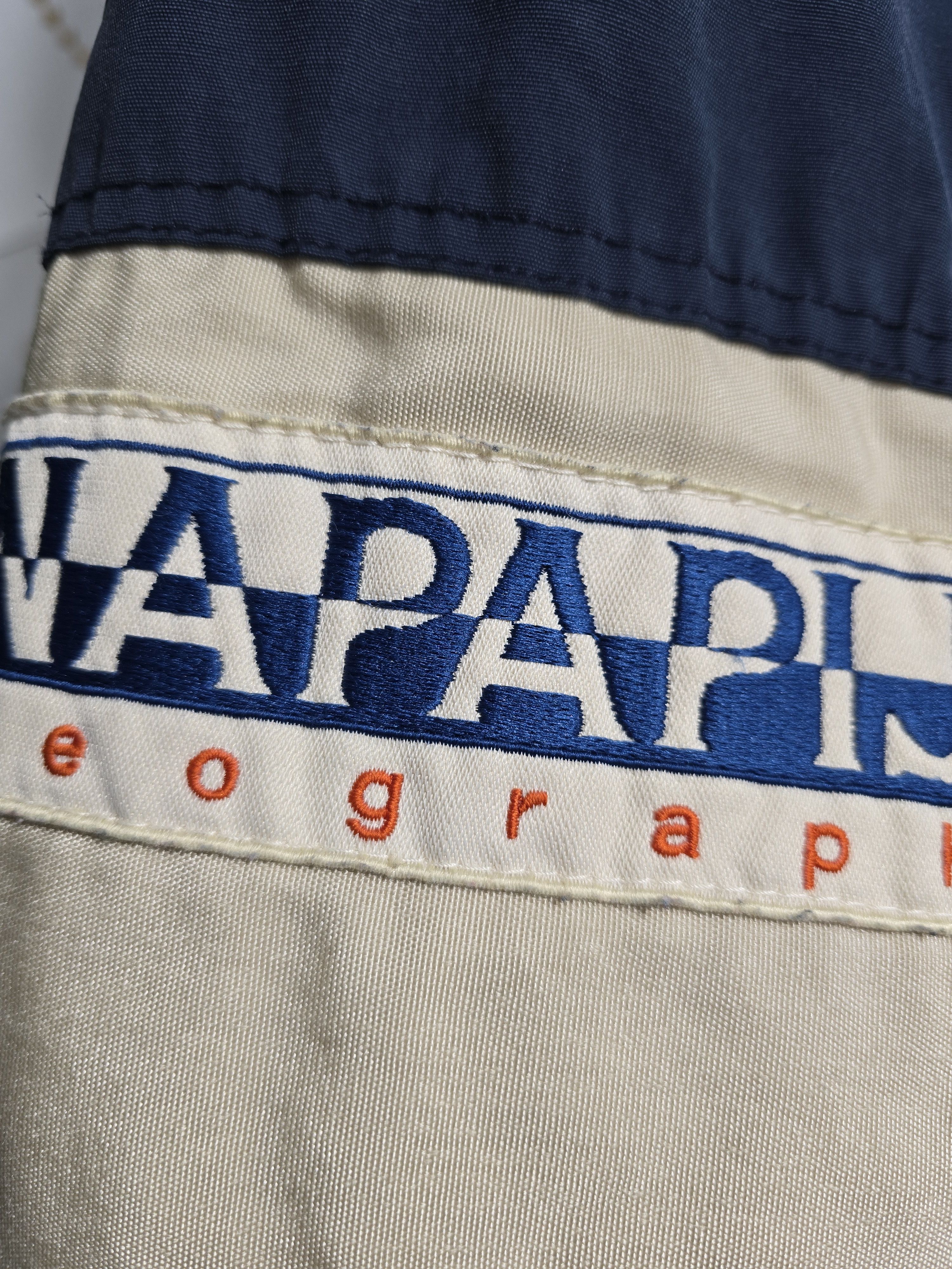 Napapijri NAPAPIJRI Geographic anorak jacket VINTAGE RARE excellent Size US L / EU 52-54 / 3 - 3 Thumbnail