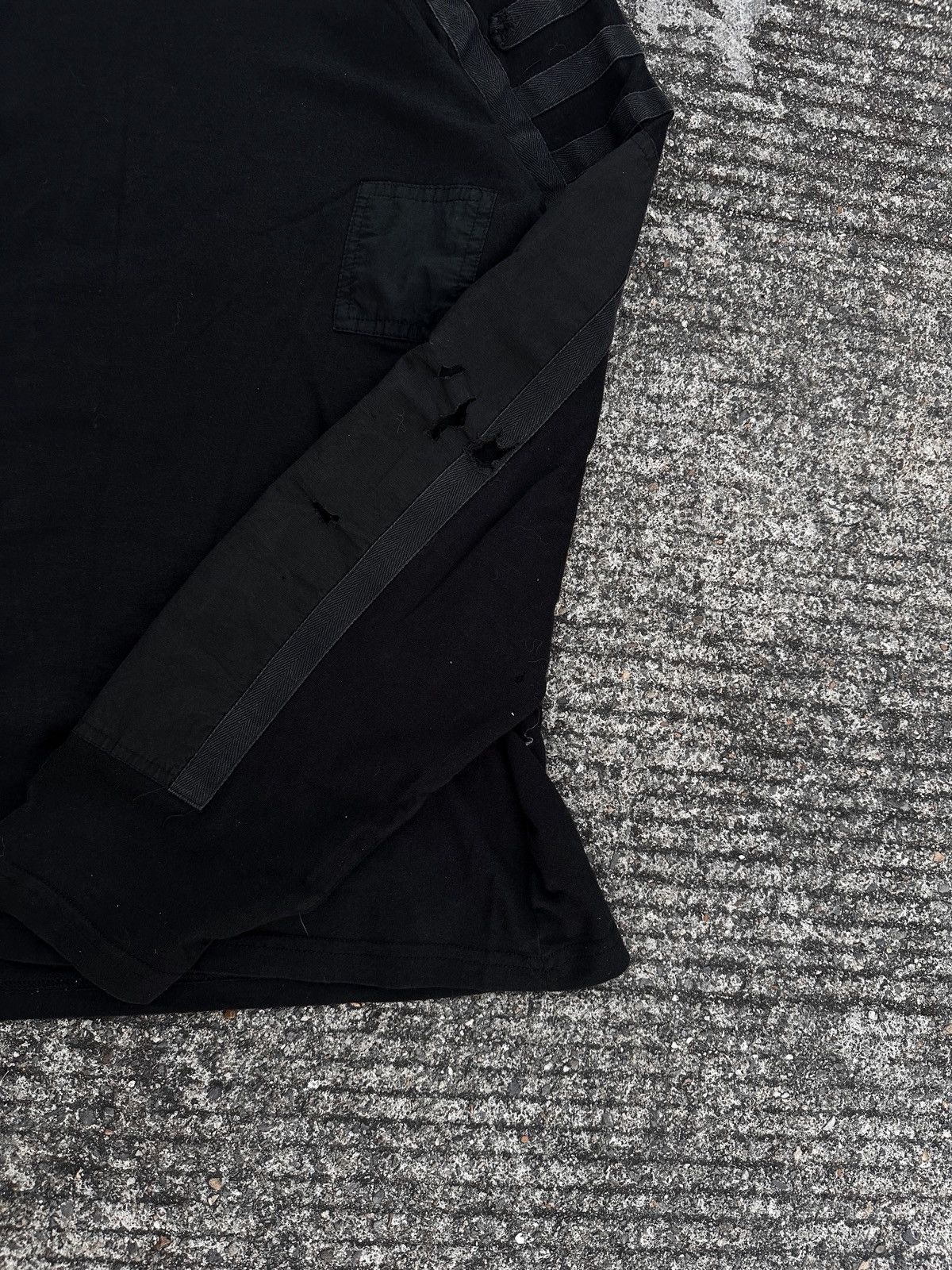 Helmut Lang Helmut Lang 1999 L/S Strapped Military T-Shirts Size US M / EU 48-50 / 2 - 11 Thumbnail