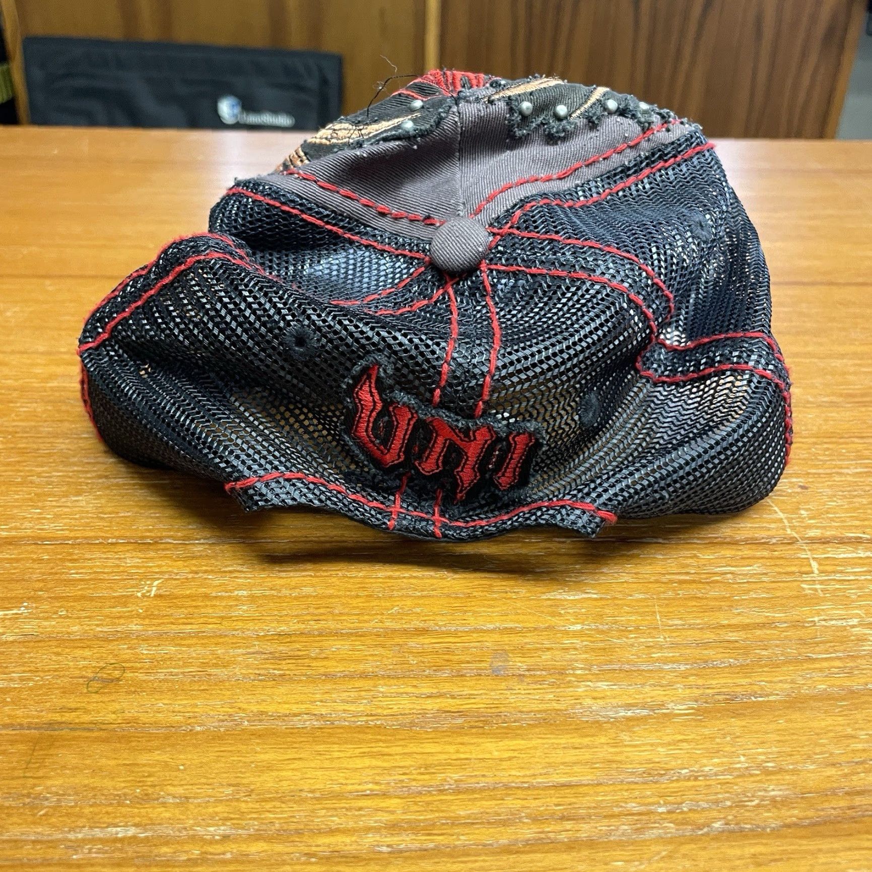 Ed Hardy Vince Neil Hat Trucker Men One Size Black Adjustable Embroidered Logo Las Vegas Vintage Style Y2K Ed Hardy-Style Skull Size ONE SIZE - 3 Thumbnail