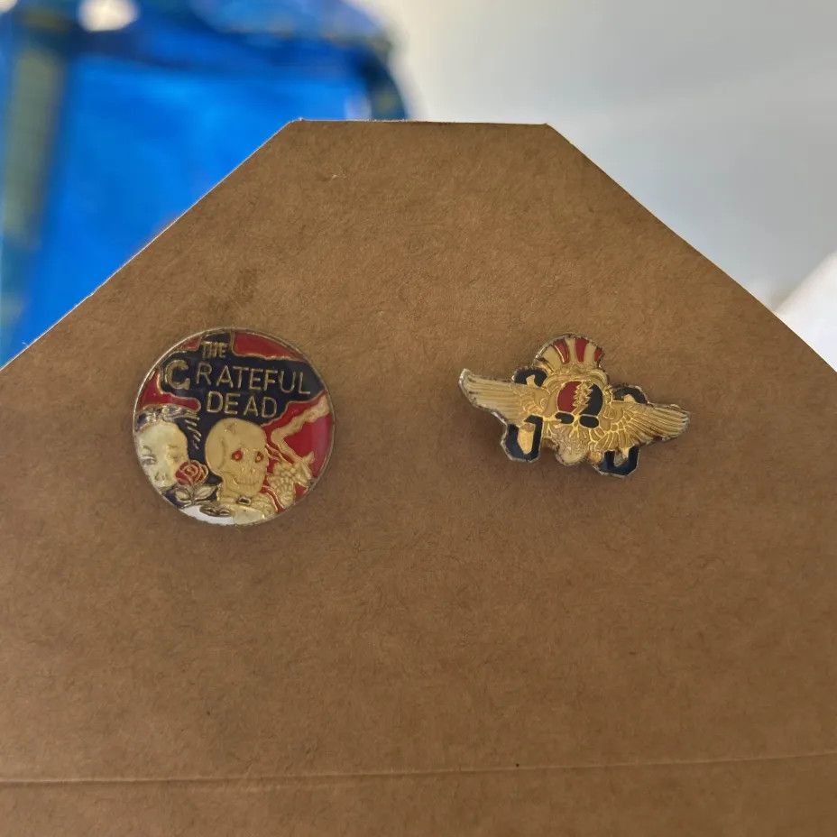 Grateful Dead Vintage 70s Grateful Dead Skeletons From The Closet Pin Size ONE SIZE - 1 Thumbnail