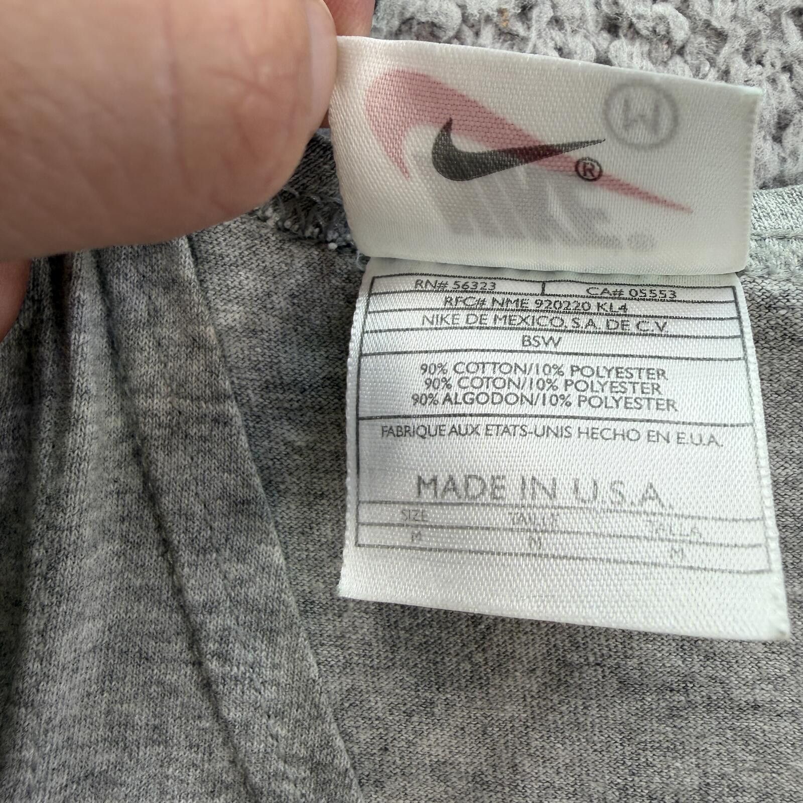 Nike Vintage Nike Mini Swoosh Tank Top USA Made Gray Boxy M Y2K Size US M / EU 48-50 / 2 - 6 Thumbnail