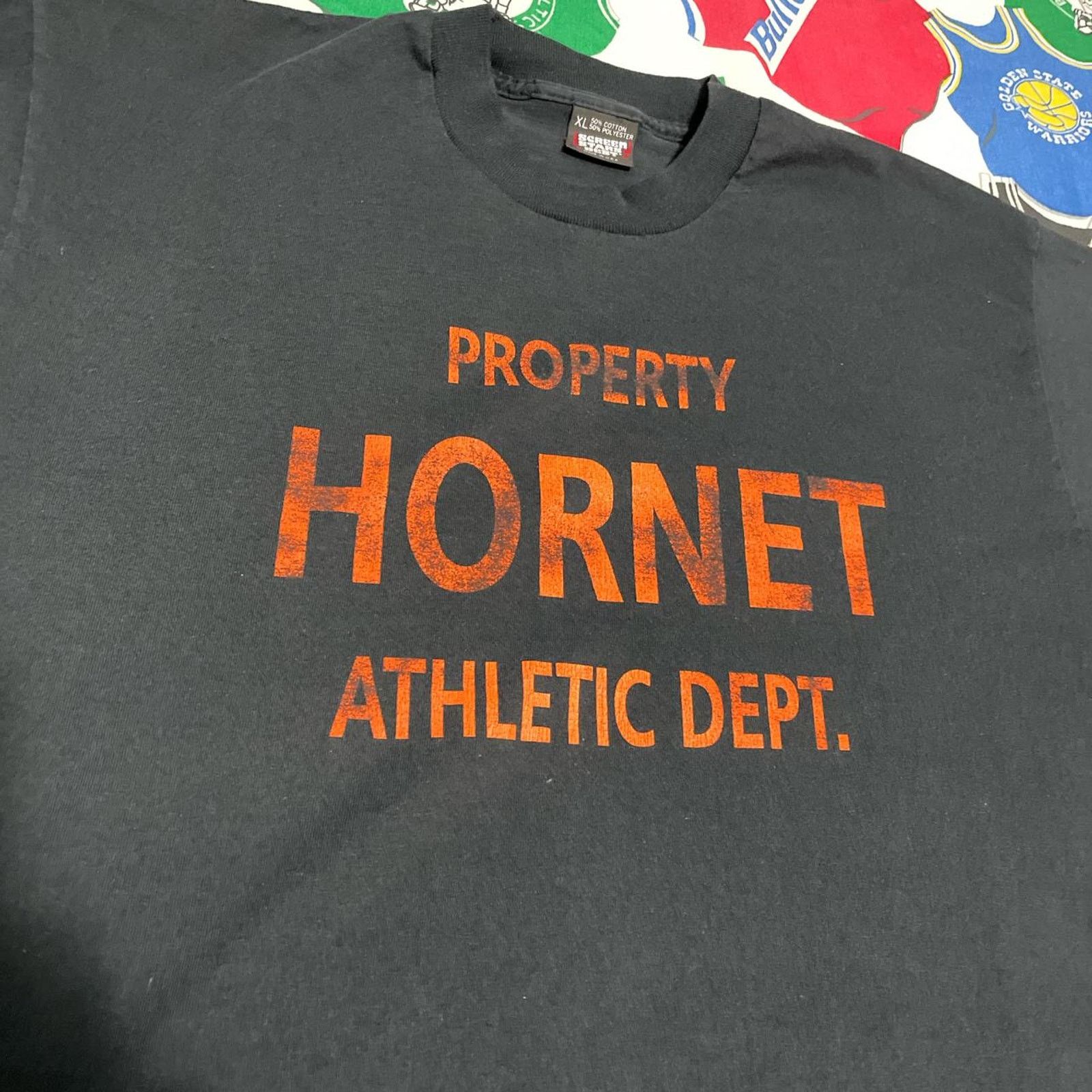 Vintage Vintage 90s Property Hornet Athletic Dept. Gym Work Out Tee Size US L / EU 52-54 / 3 - 3 Thumbnail