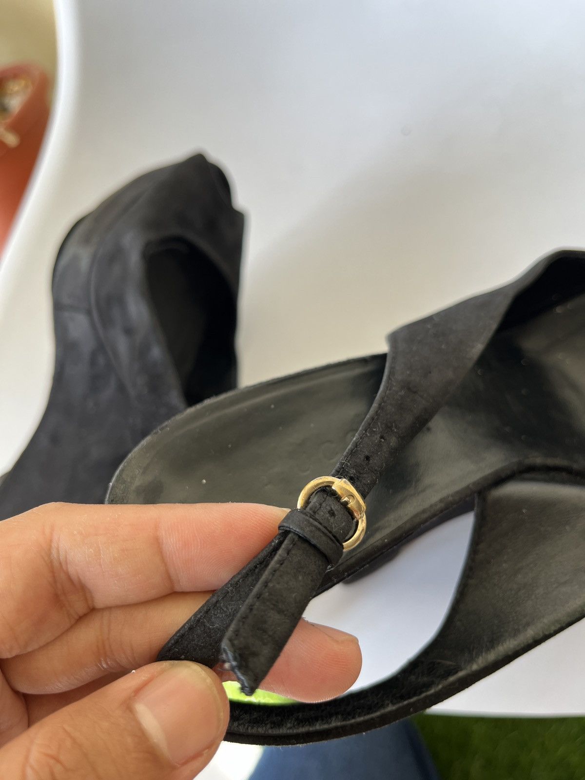 Gucci Gucci Suede Peep Toe Gold Metals Size US 5 / IT 35 - 15 Thumbnail