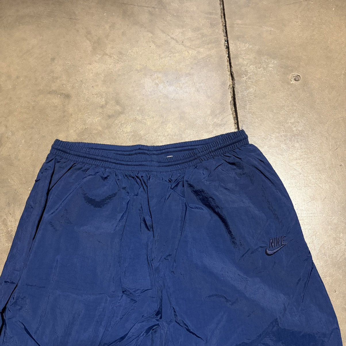 Nike Vintage Nike Track Pants Jogger Sweatpants Nylon Baggy 90s Size US 27 - 2 Thumbnail