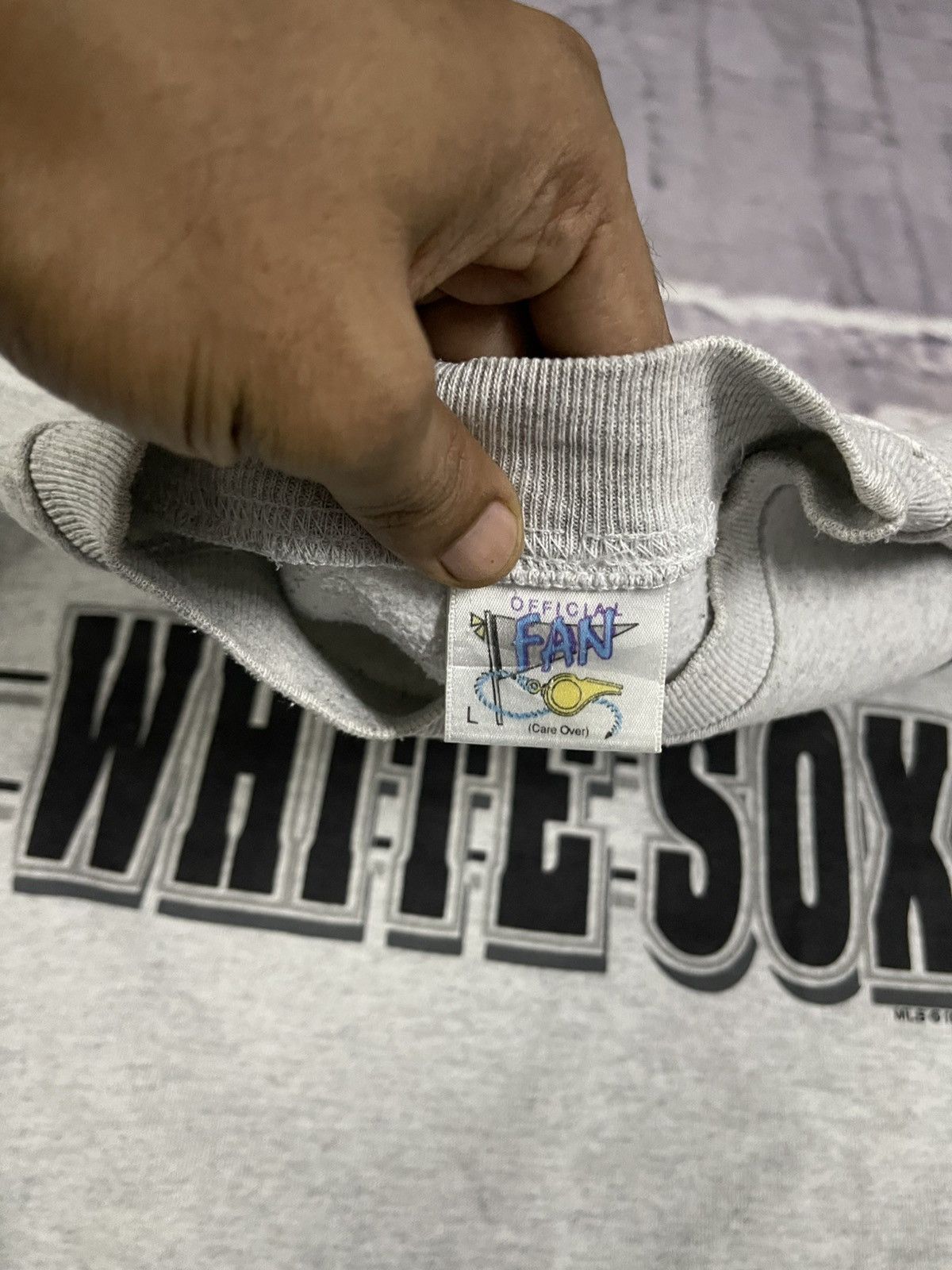 MLB × Vintage 1993 CHICAGO WHITE SOX OFFICIAL FAN CREWNECK Size US L / EU 52-54 / 3 - 9 Thumbnail