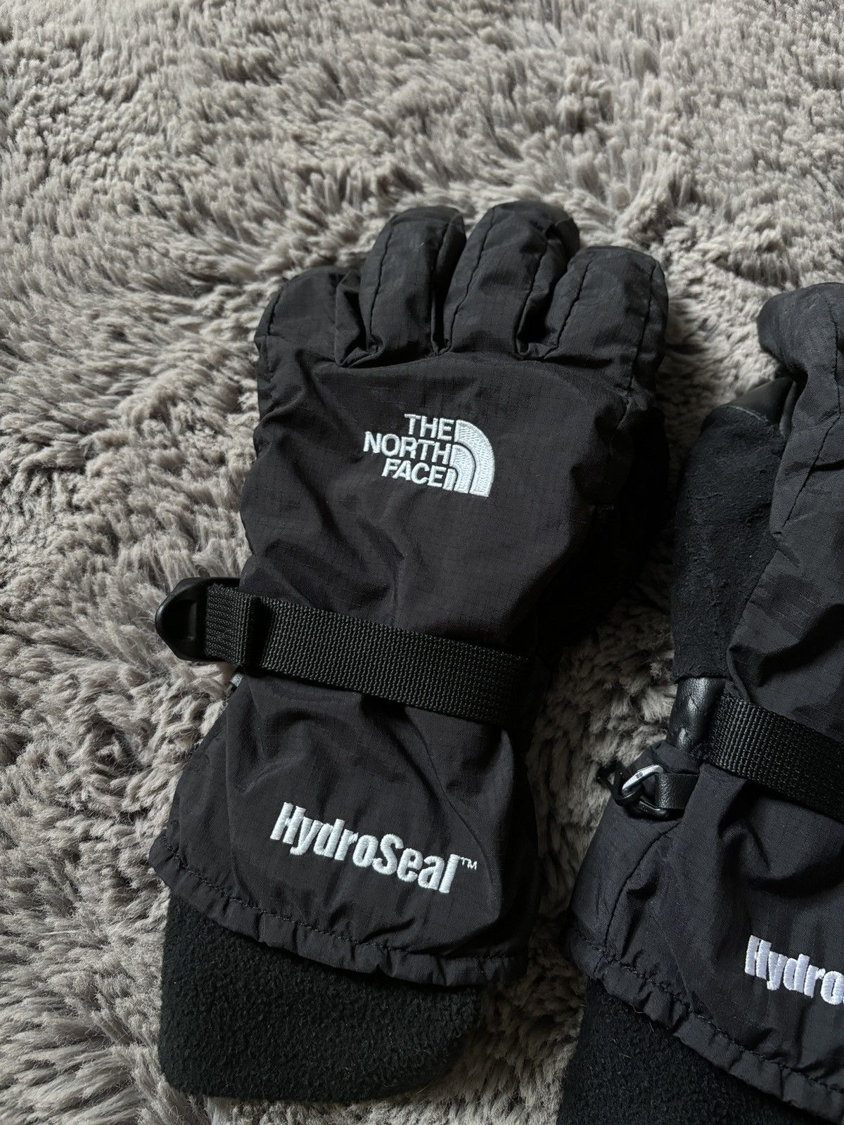 The North Face × Vintage The North Face Hydroseal vinatge black gloves size S Size ONE SIZE - 2 Thumbnail