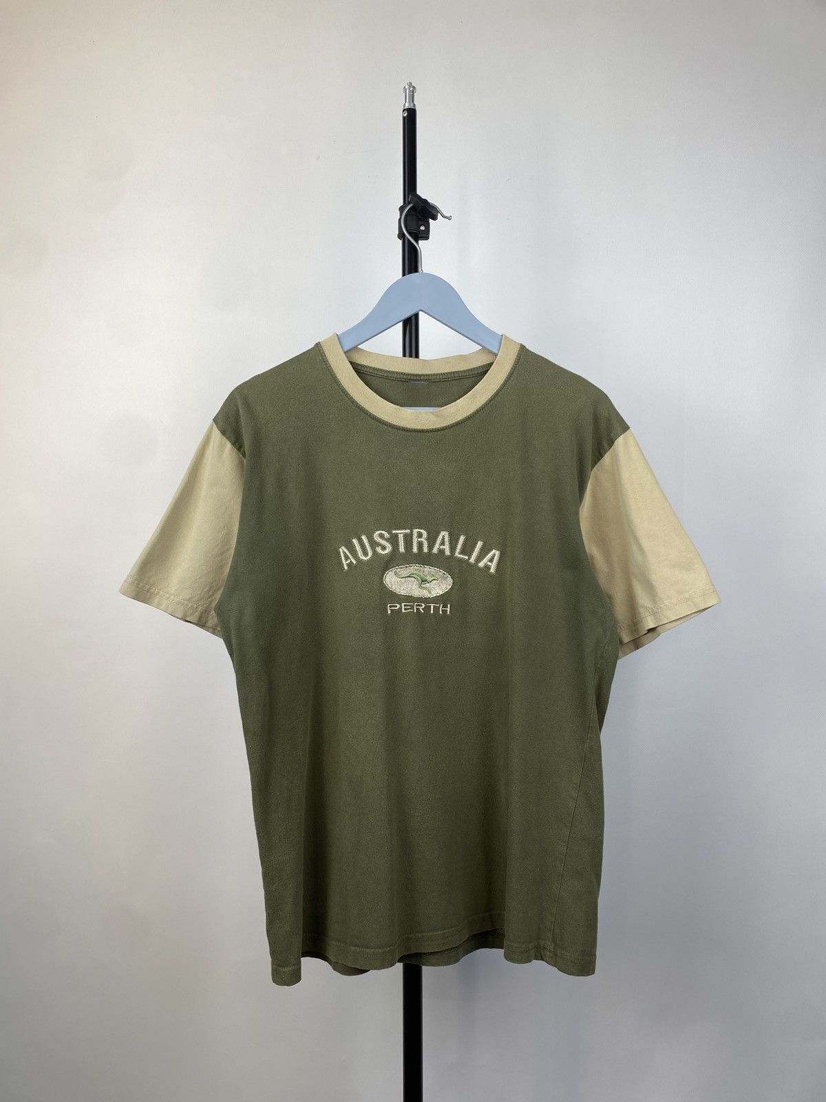 Vintage Vintage 90s Australia Big LOGO rare surf T-Shirt Size US S / EU 44-46 / 1 - 1 Thumbnail