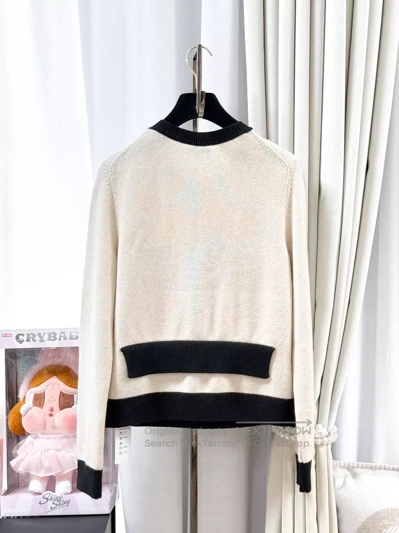 Chanel Chanel Beige and black Gemini bow mother button fake two-p Size S / US 4 / IT 40 - 3 Thumbnail