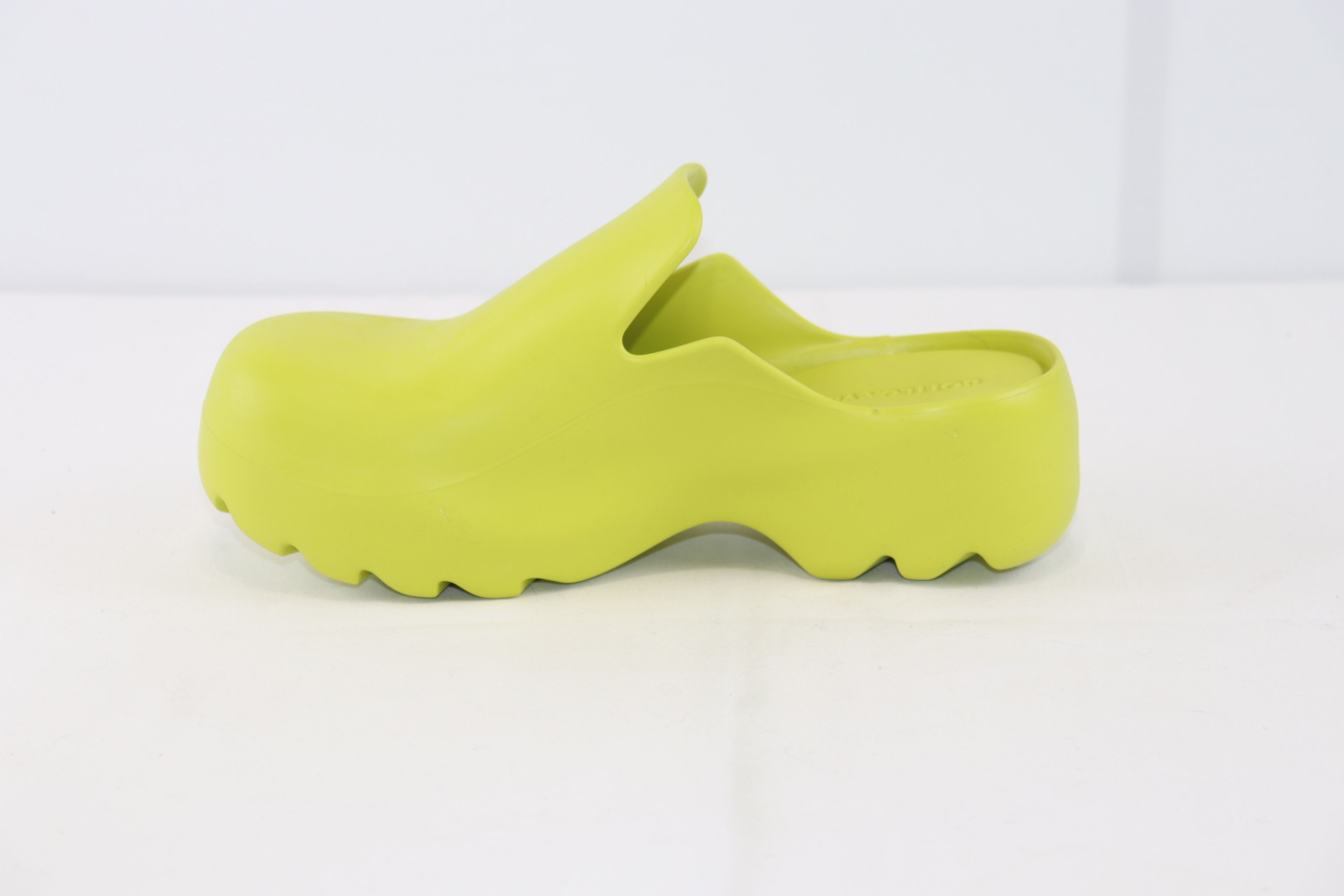 Bottega Veneta o1rshd1 Flash Slipper Rubber in Yellow Size US 11 / EU 44 - 2 Thumbnail