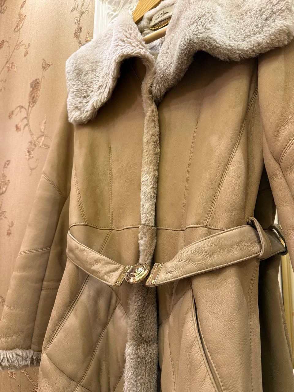 Versace Versace Beige Shearling Fur Coat Buckled Medusa Belt Rare Size S / US 4 / IT 40 - 2 Thumbnail