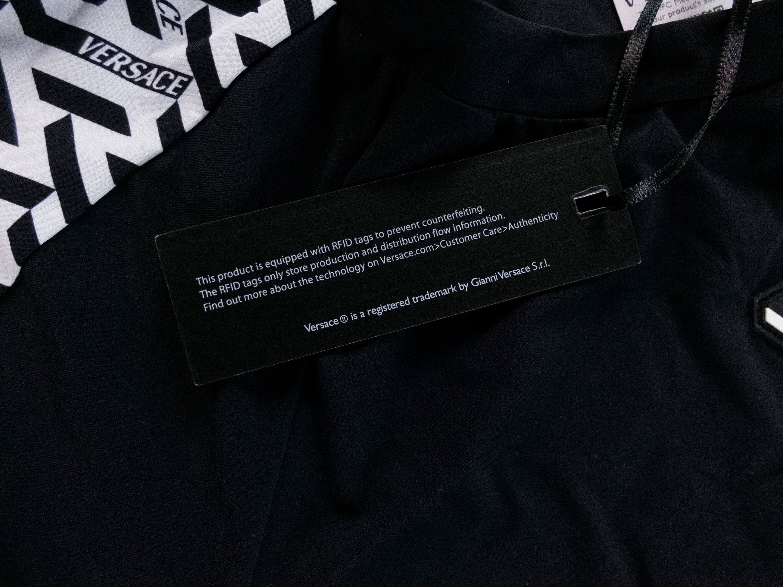 Versace VERSACE black & white La Greca nylon gym t-shirt Large Size US L / EU 52-54 / 3 - 9 Thumbnail