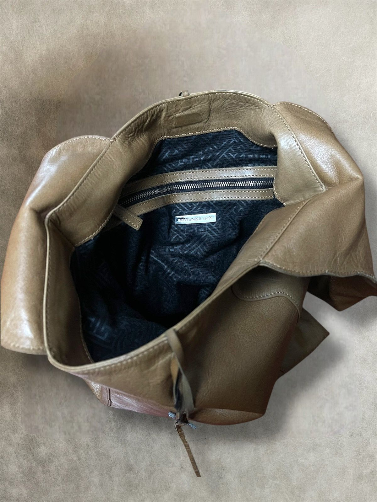Other AW2002 Vievienne tam tan leather crossbody/hobo bag Size ONE SIZE - 12 Thumbnail