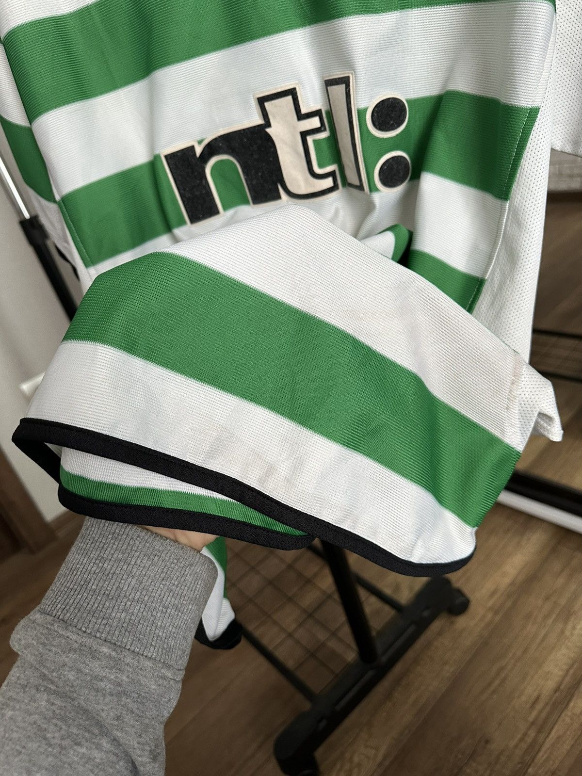 Umbro 2002/2003 Umbro Celtic FC Soccer Jersey T-Shirt Vintage Size US XL / EU 56 / 4 - 10 Thumbnail