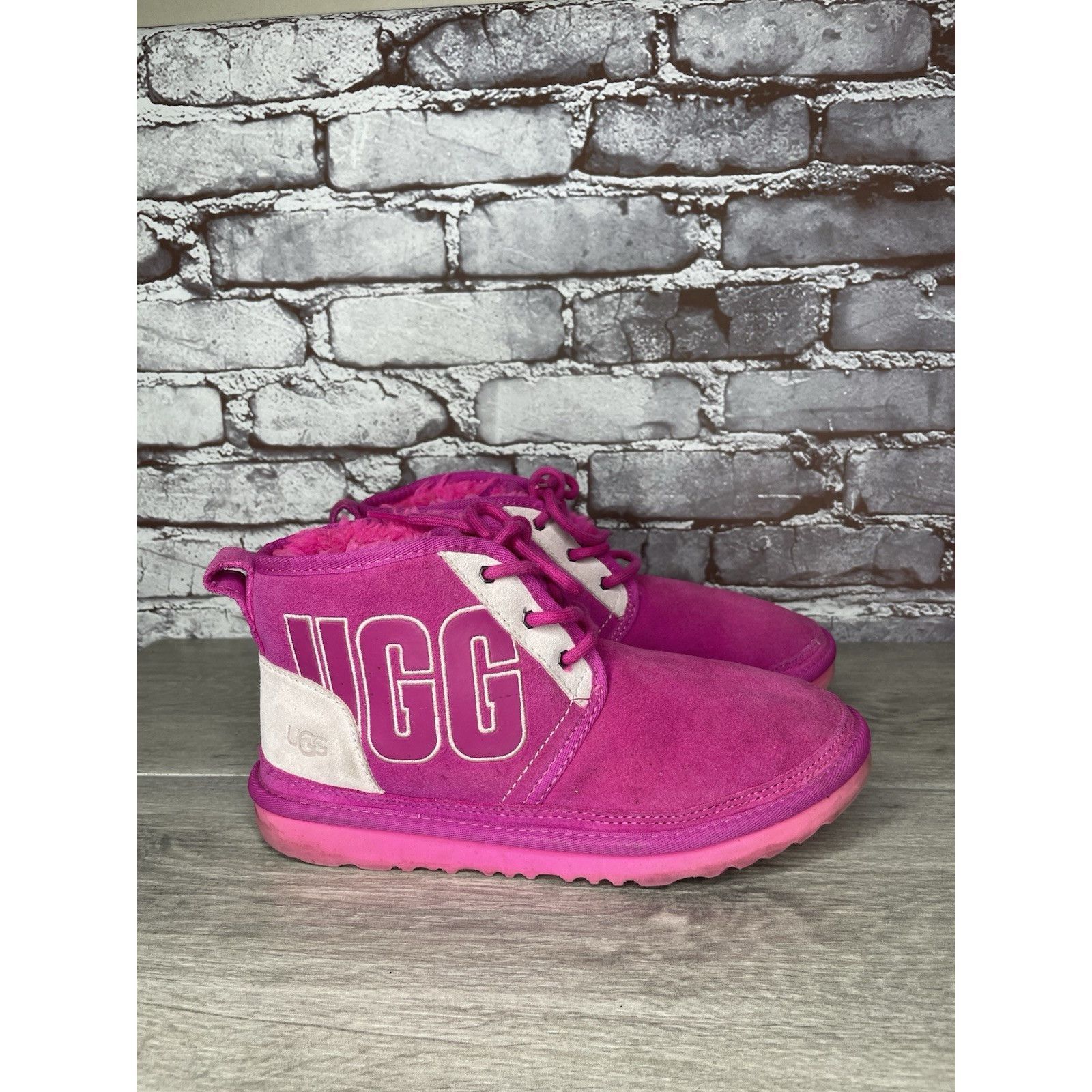 Ugg UGG PINK 🎀 Neumel Graphic Outline Authentic Fur Boots Kids Size US 6 / IT 36 - 3 Thumbnail