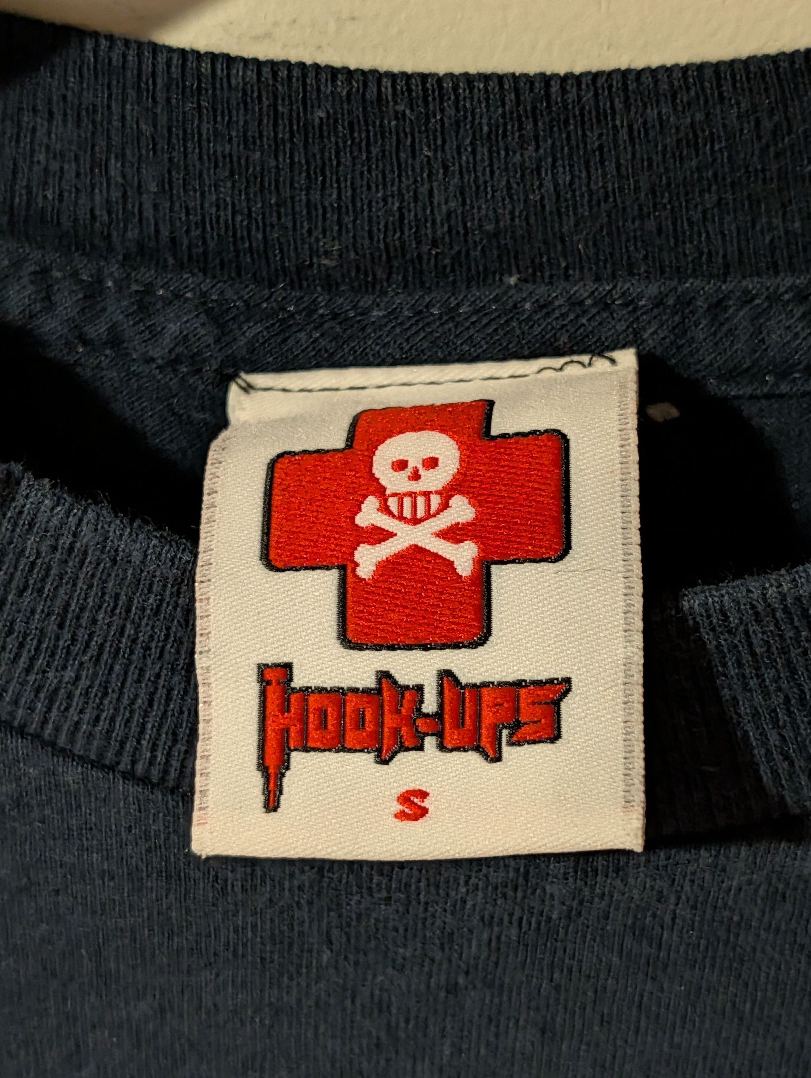 Hook-Ups Vintage Y2K Hook-Ups Hooters Server Skatewear Small T-Shirt Size US S / EU 44-46 / 1 - 3 Thumbnail