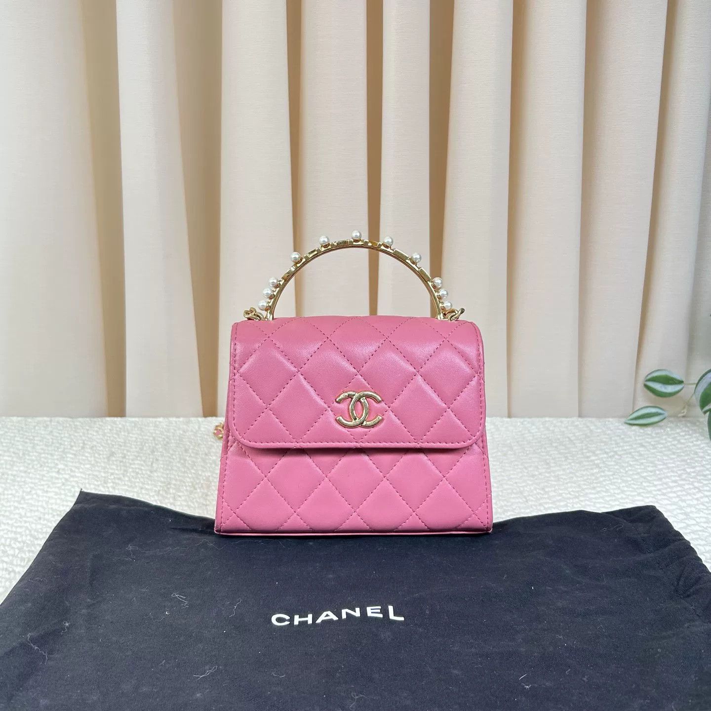 Chanel Pre-loved Bag Very good condition Size ONE SIZE - 1 Thumbnail