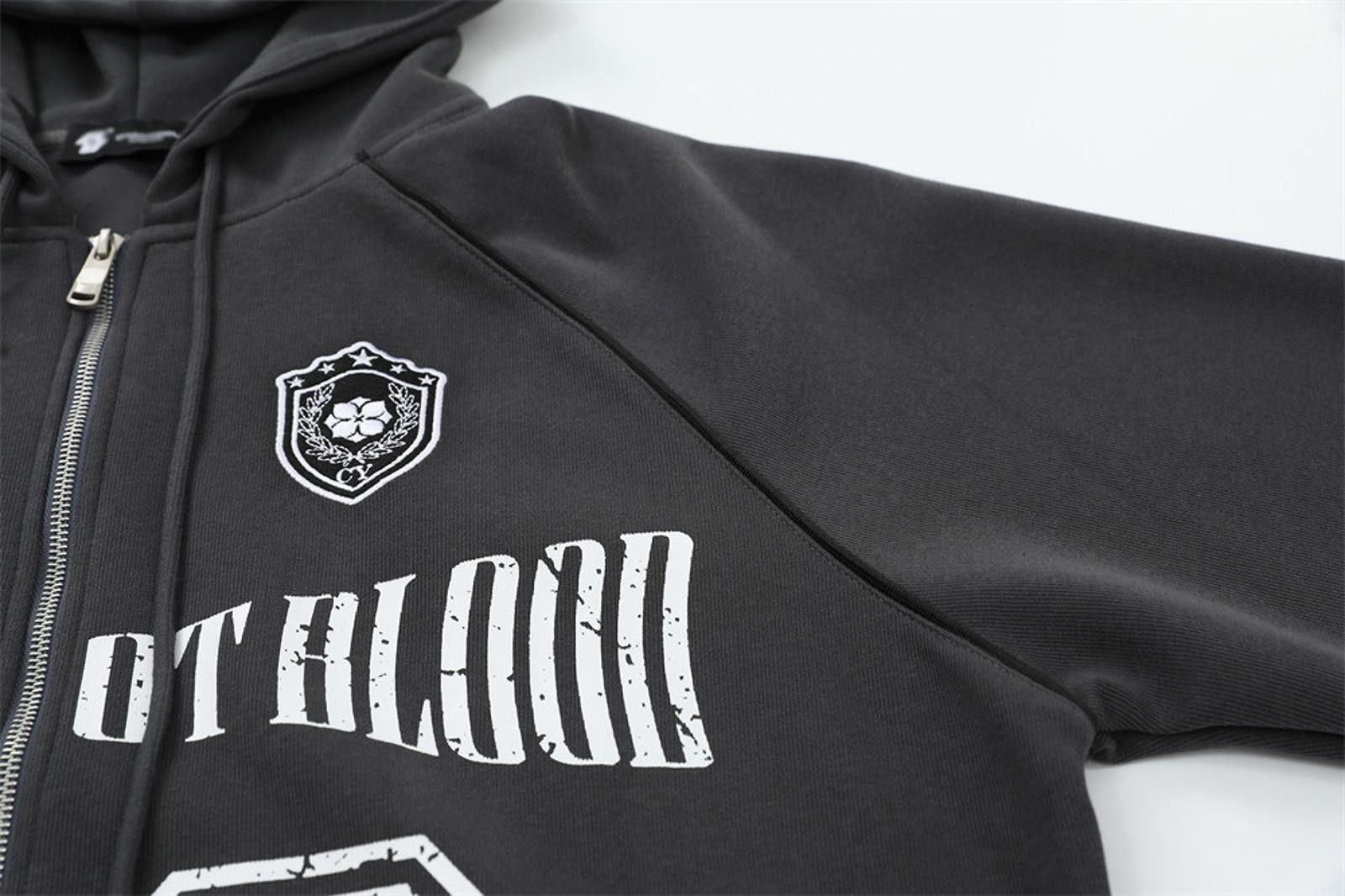 Vintage Shining Blood 90 Graphic Zip-Up Hoodie Size US M / EU 48-50 / 2 - 5 Thumbnail
