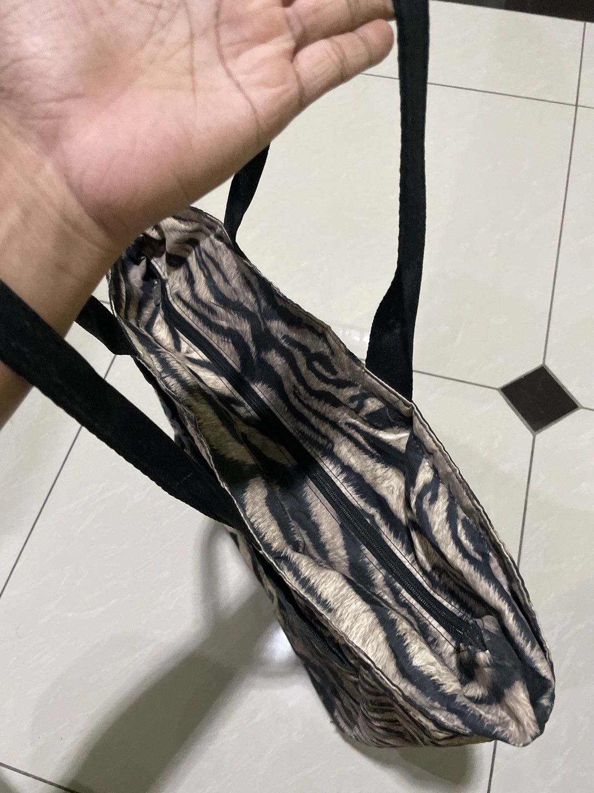 LeSportsac LeSportsac Tiger full print Size ONE SIZE - 8 Thumbnail