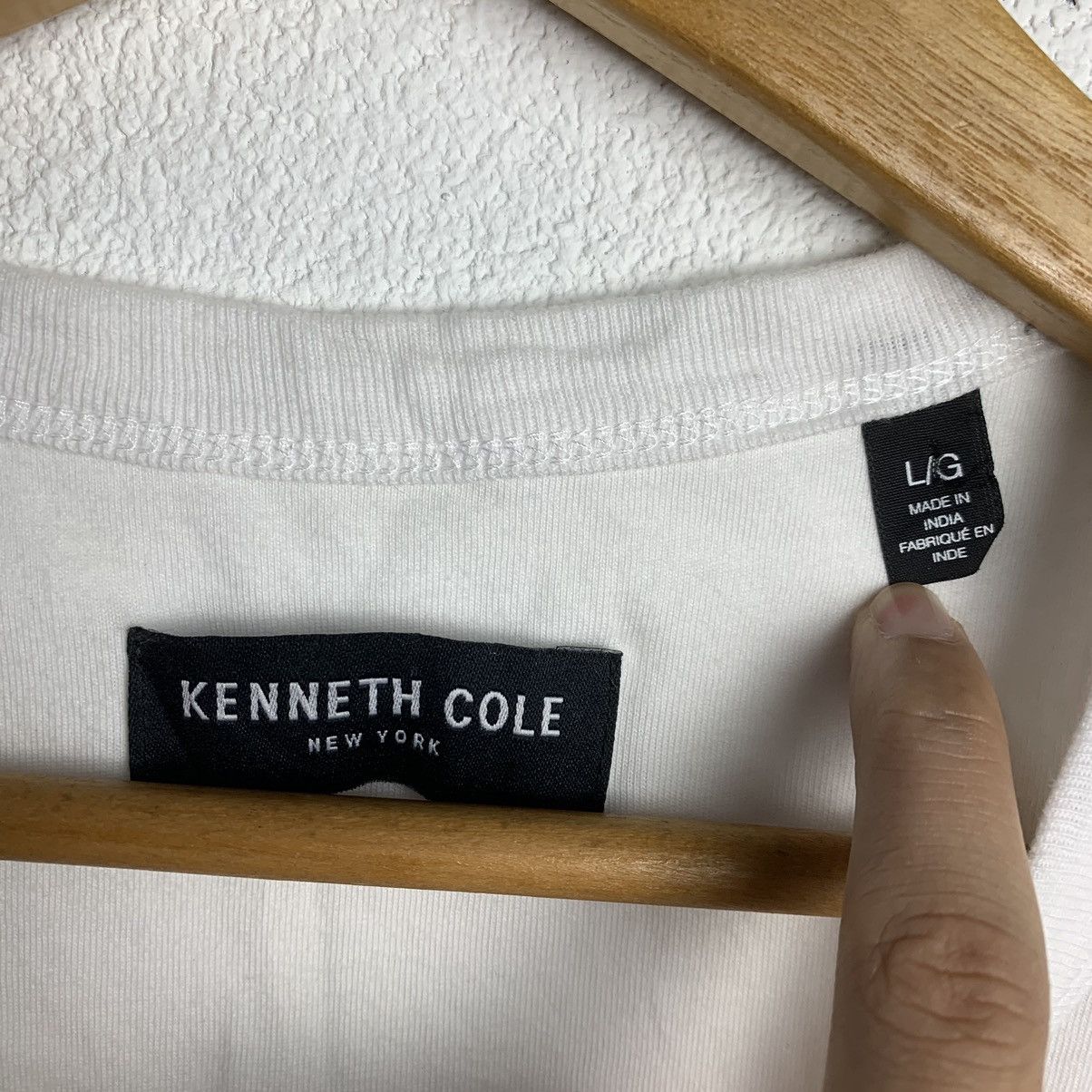 Designer × Kenneth Cole Kenneth Cole T-Shirt White V-Neck Size US L / EU 52-54 / 3 - 9 Thumbnail