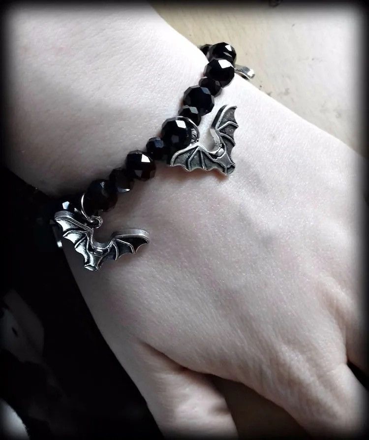 Jewelry Gothic Halloween Glass Crystal Bat Bracelet Size ONE SIZE - 4 Thumbnail