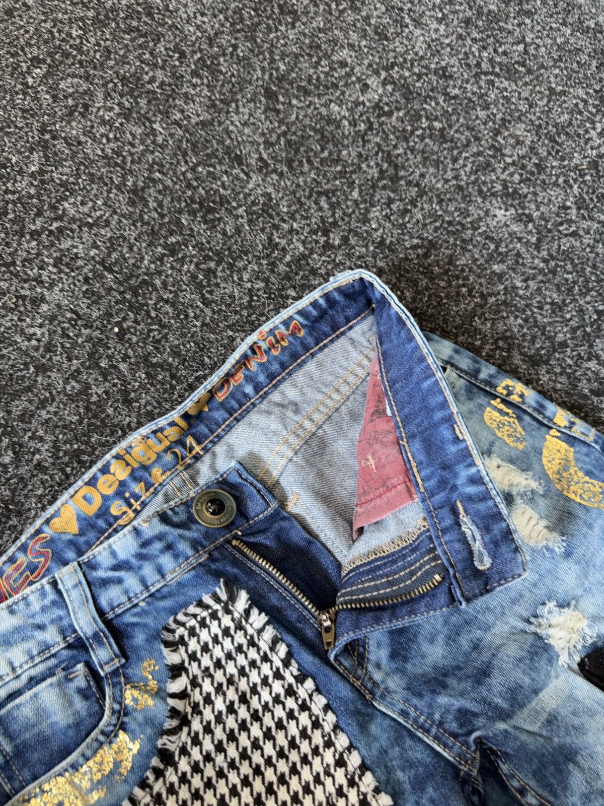 Desigual Retro 00s Vintage Desigual Patchwork Distressed Jeans Size 27" / US 4 / IT 40 - 7 Thumbnail