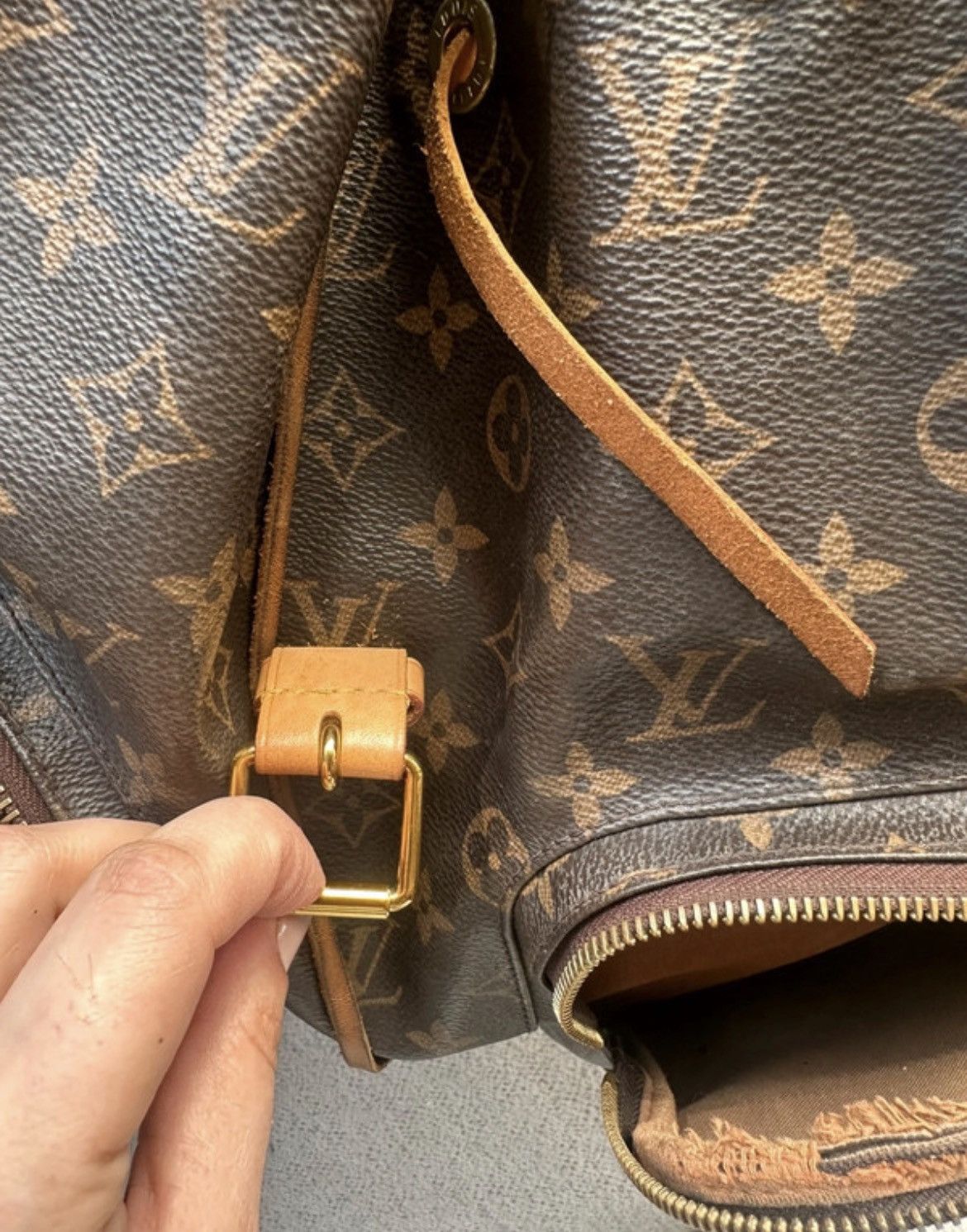 Louis Vuitton Louis Vuitton bosphore Size ONE SIZE - 14 Thumbnail