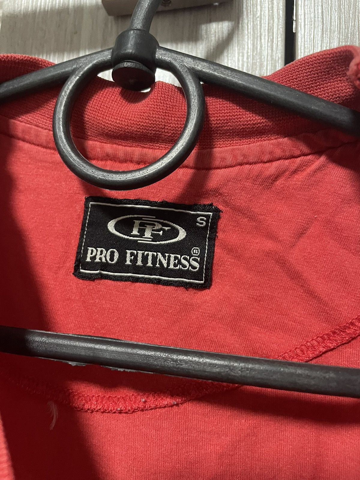 Vintage 90s Mad Dog Gym Tee Red Vintage Rap Style Graphic T-Shirt Size US S / EU 44-46 / 1 - 9 Thumbnail